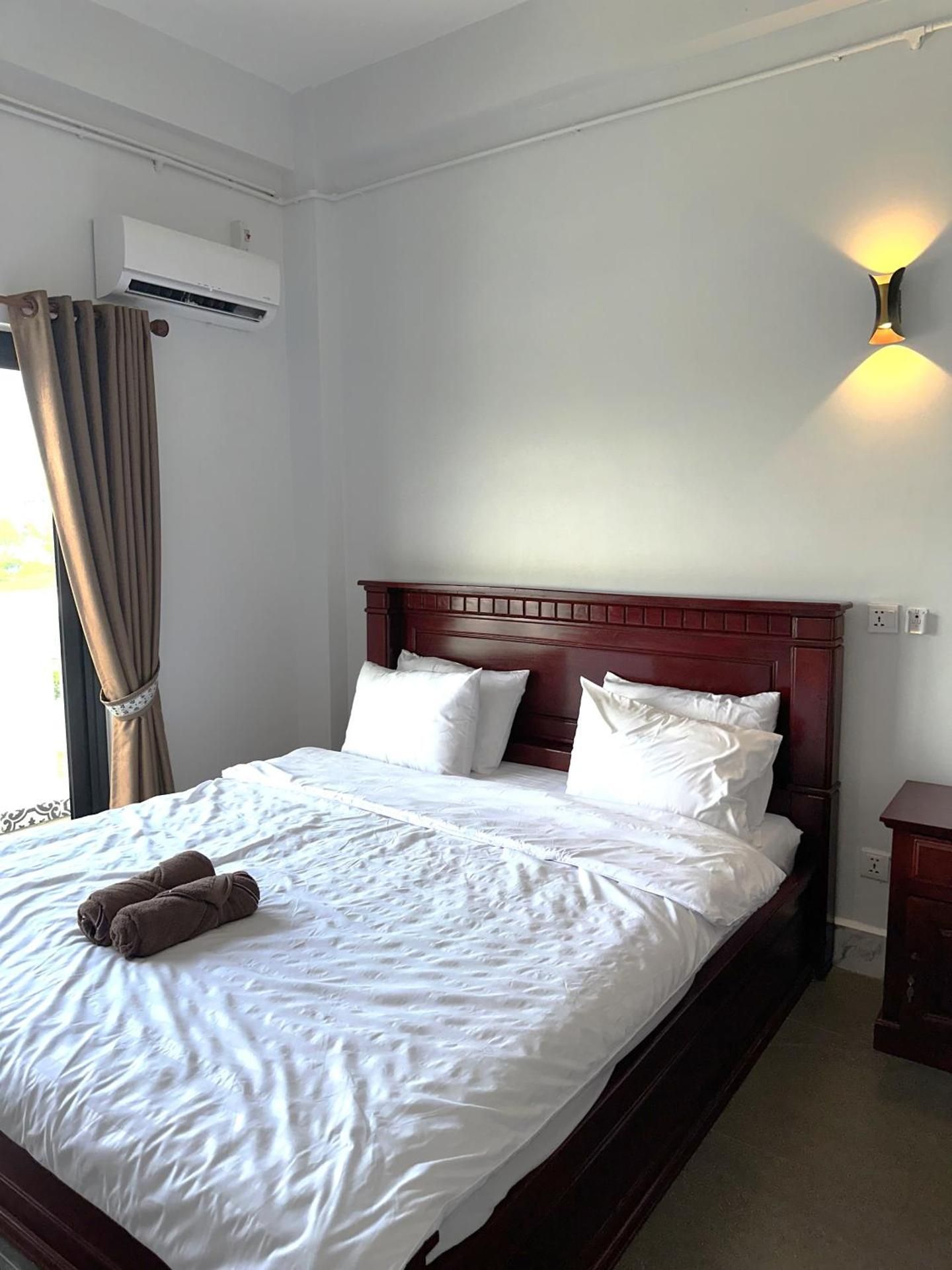 One-Bedroom Apartment with Balcony and Water View