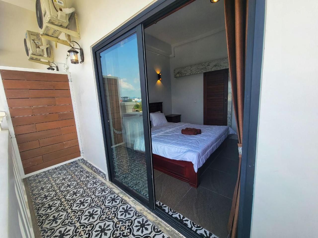 One-Bedroom Apartment with Balcony and Water View