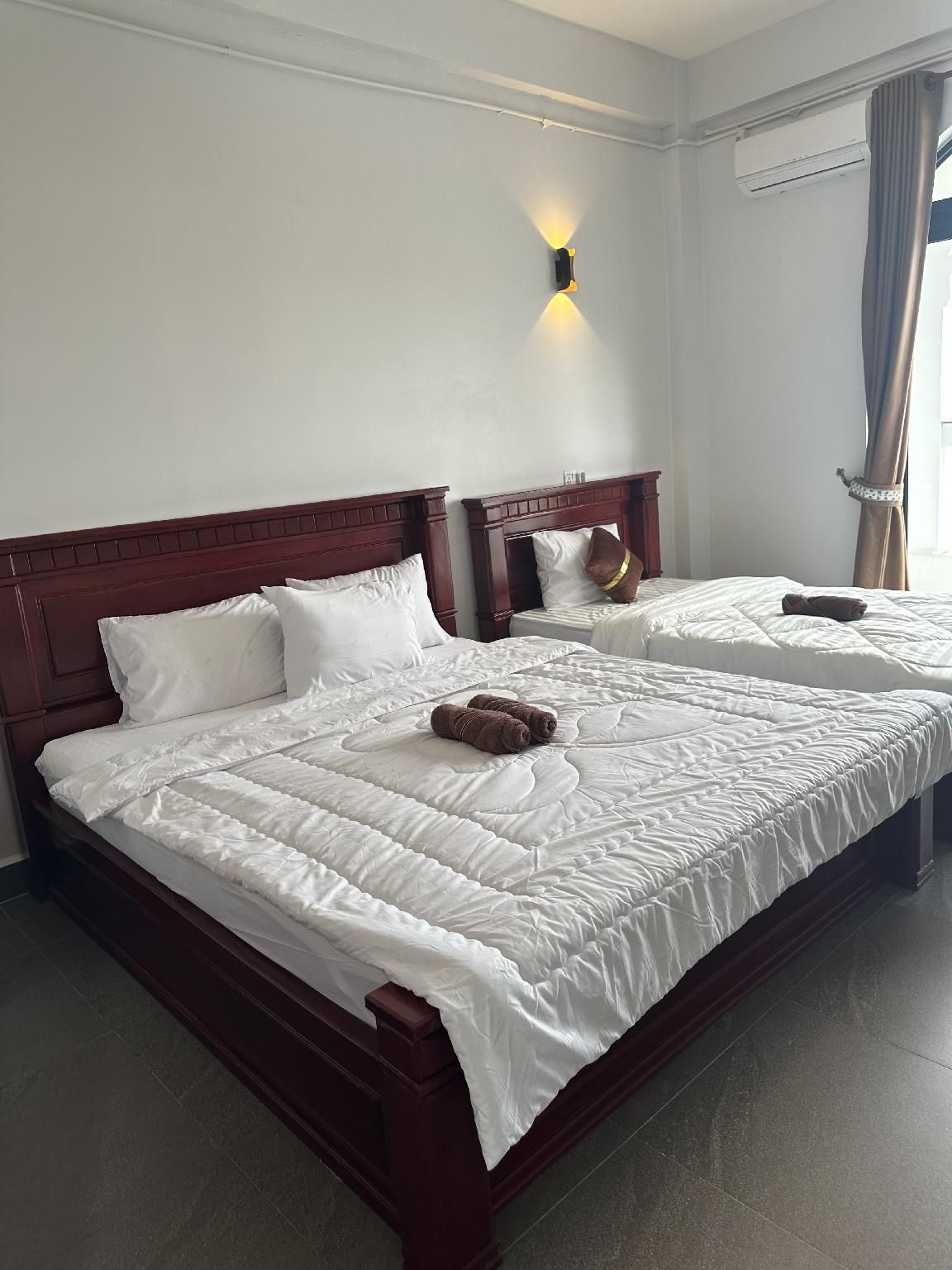 Ranisa Kampot Deluxe - 2 Beds with Balcony