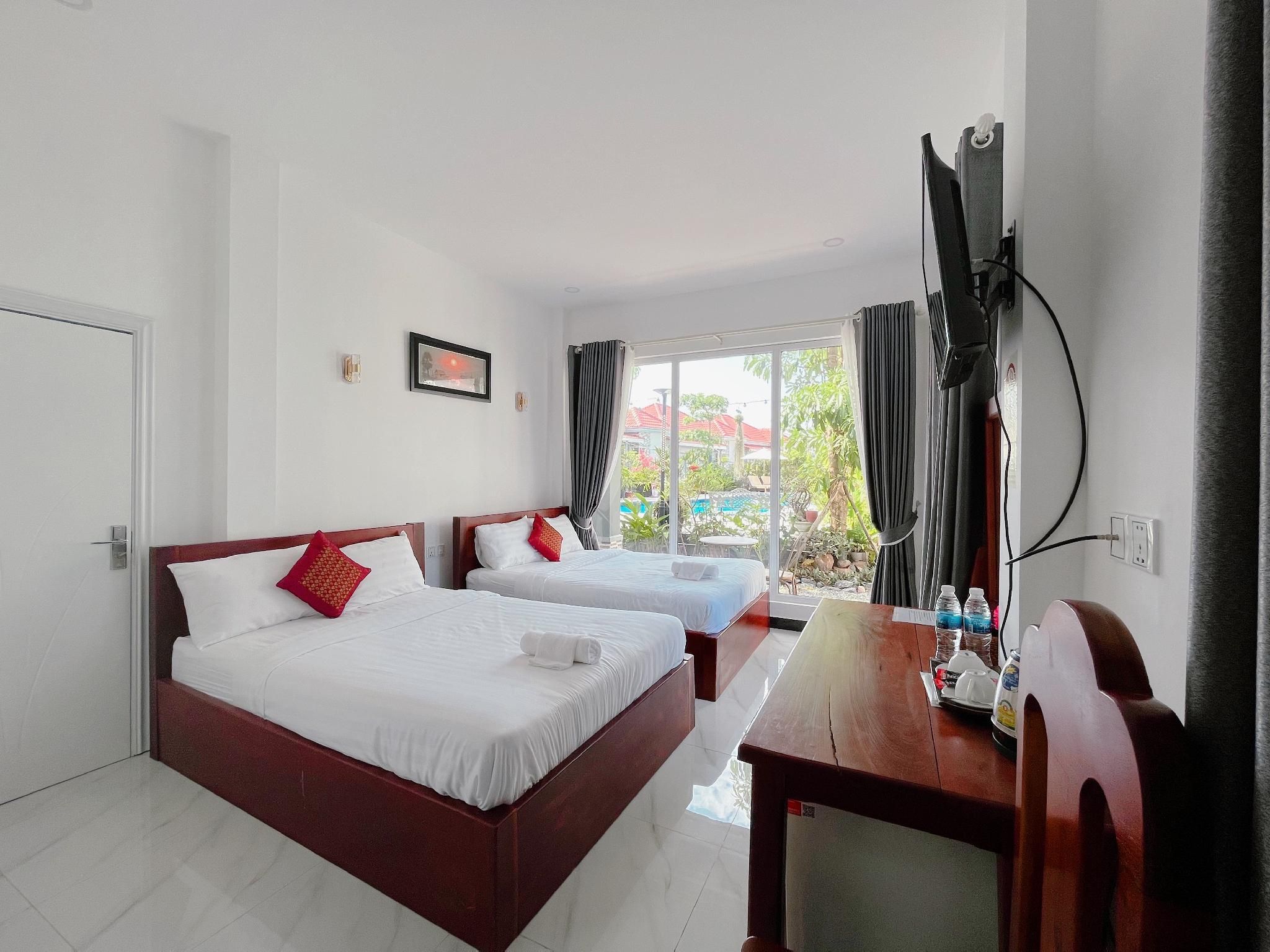 Kampot Orkide Boutique Pool View Twin Room