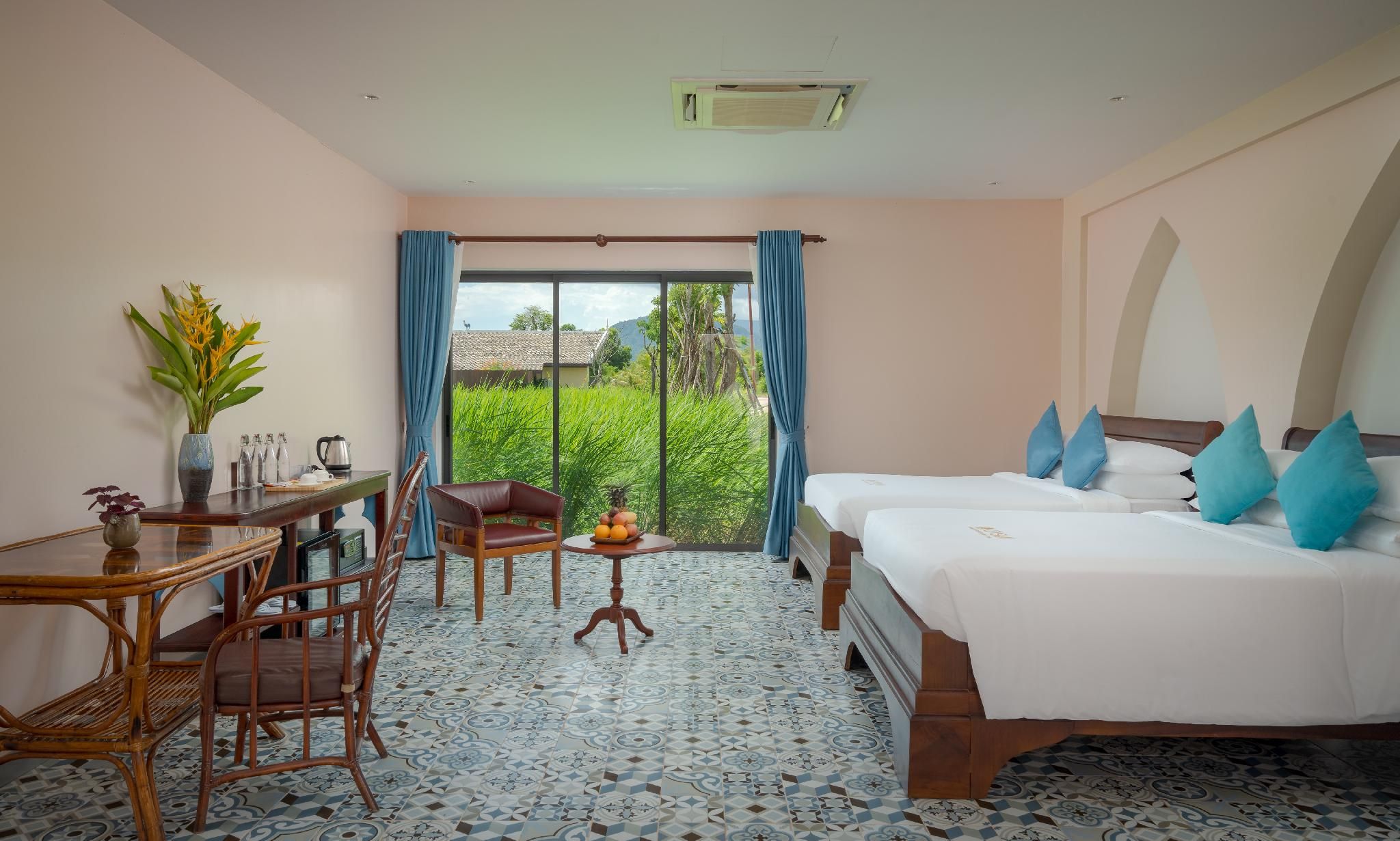 Treuy Koh Executive Suite Twin