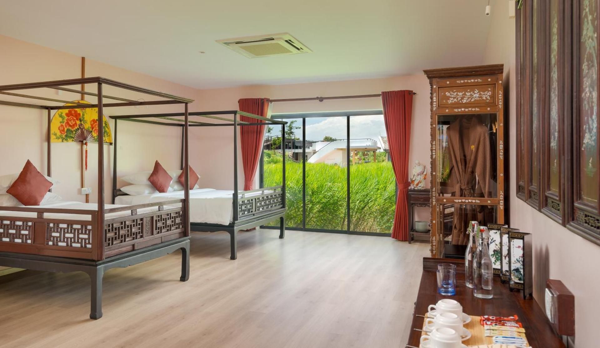 Chinese Executive Suite Twin