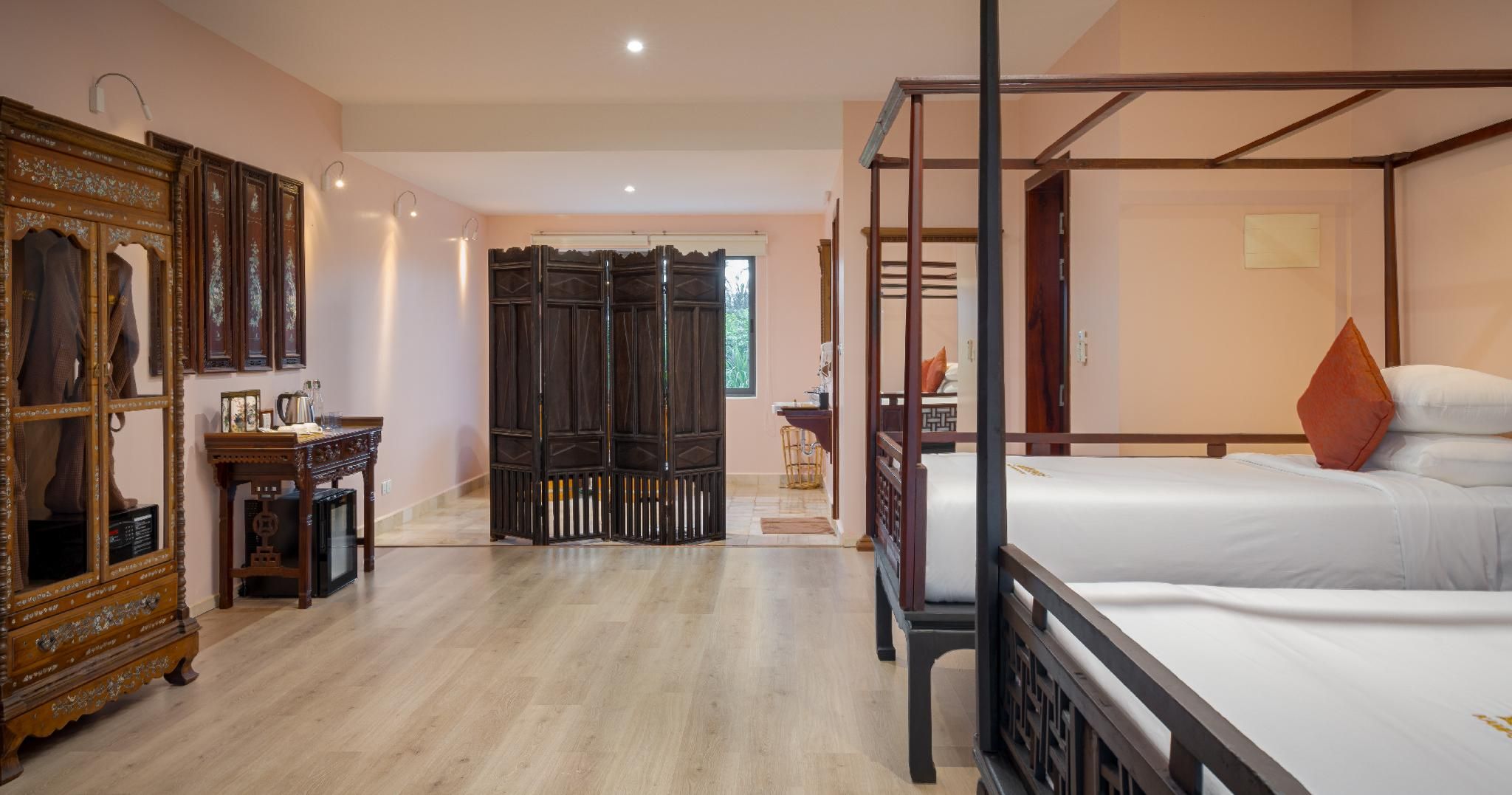 Chinese Executive Suite Twin