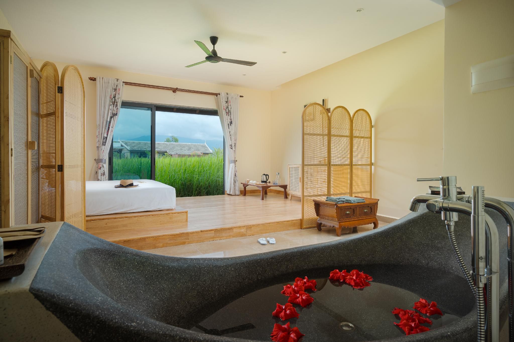 Japanese Executive Suite King