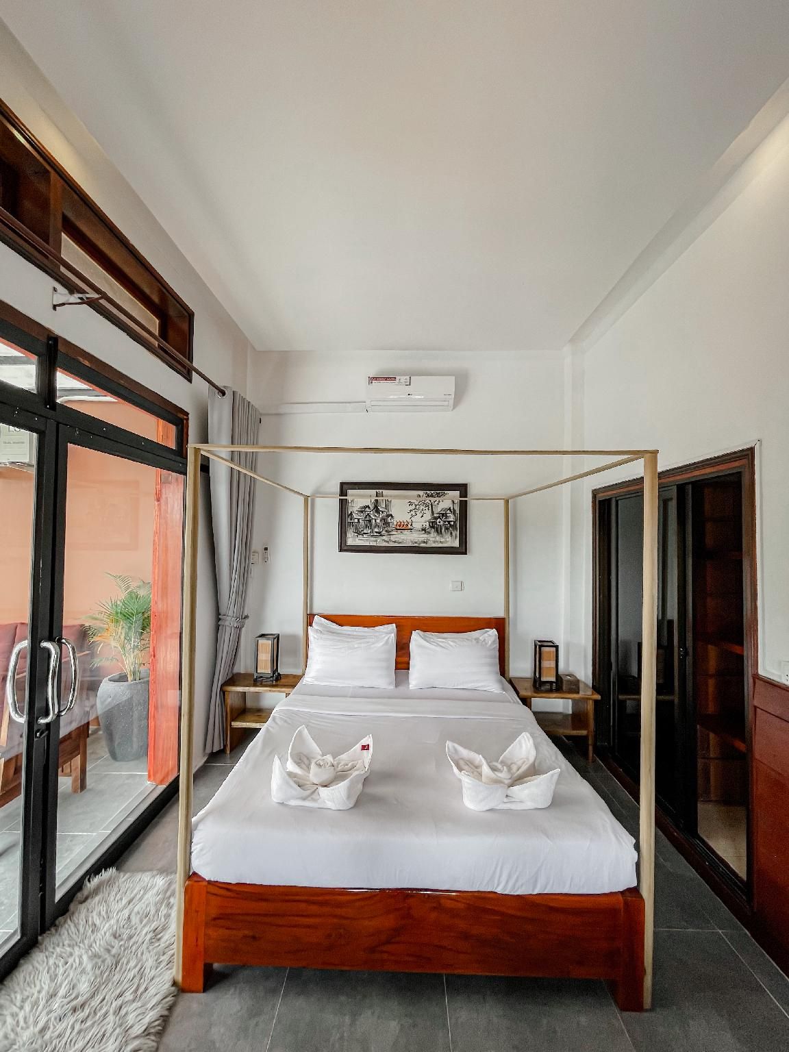 Deluxe Double Room with Balcony