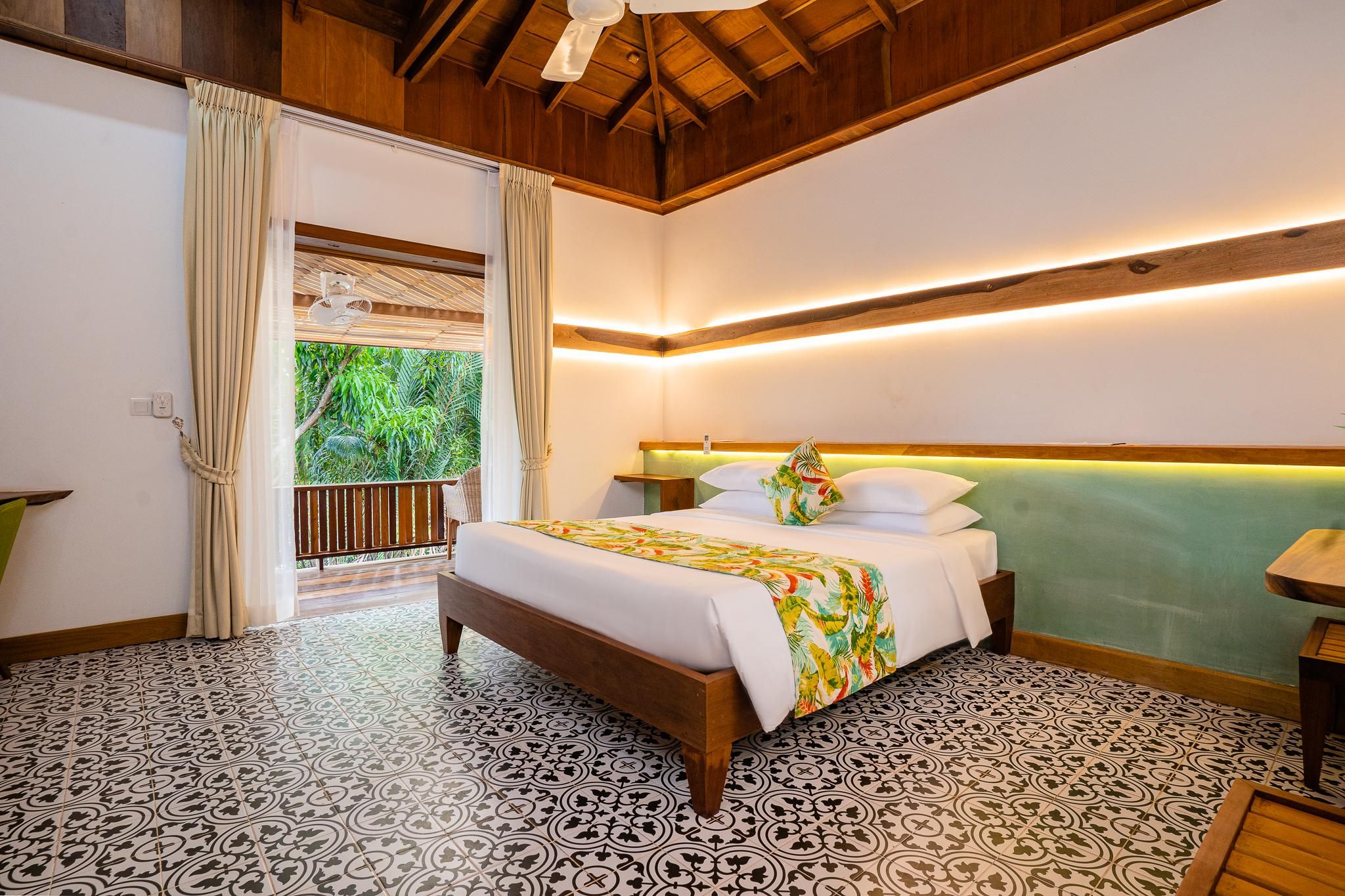 Deluxe King with Balcony