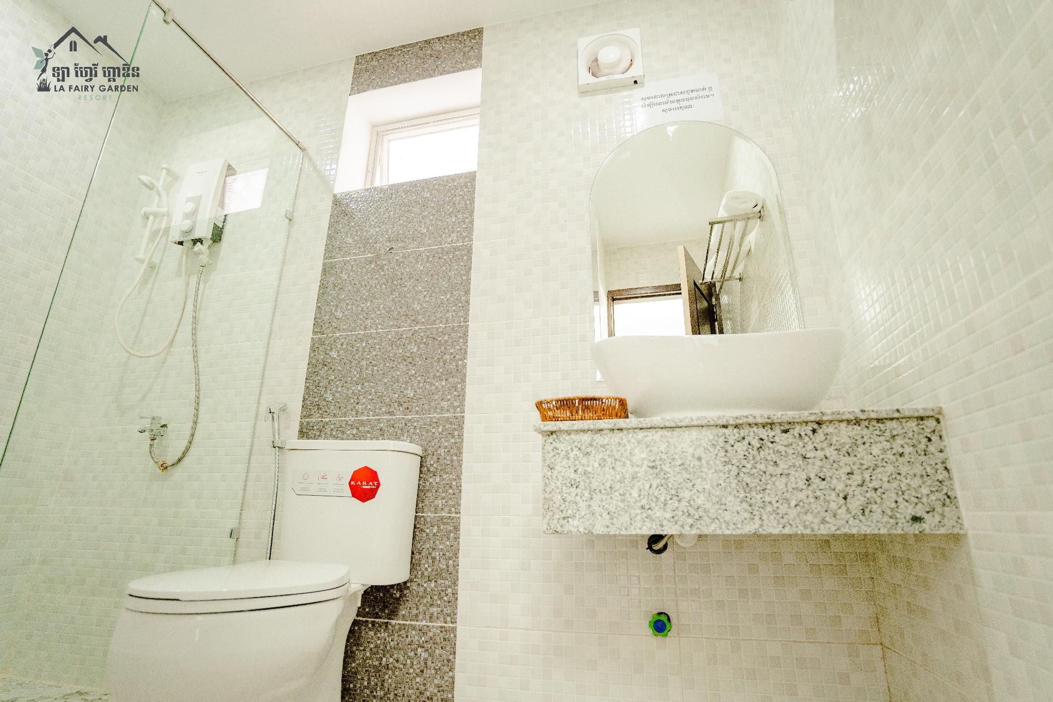 La Fairy Garden Resort Deluxe Bungalow Garden View 2