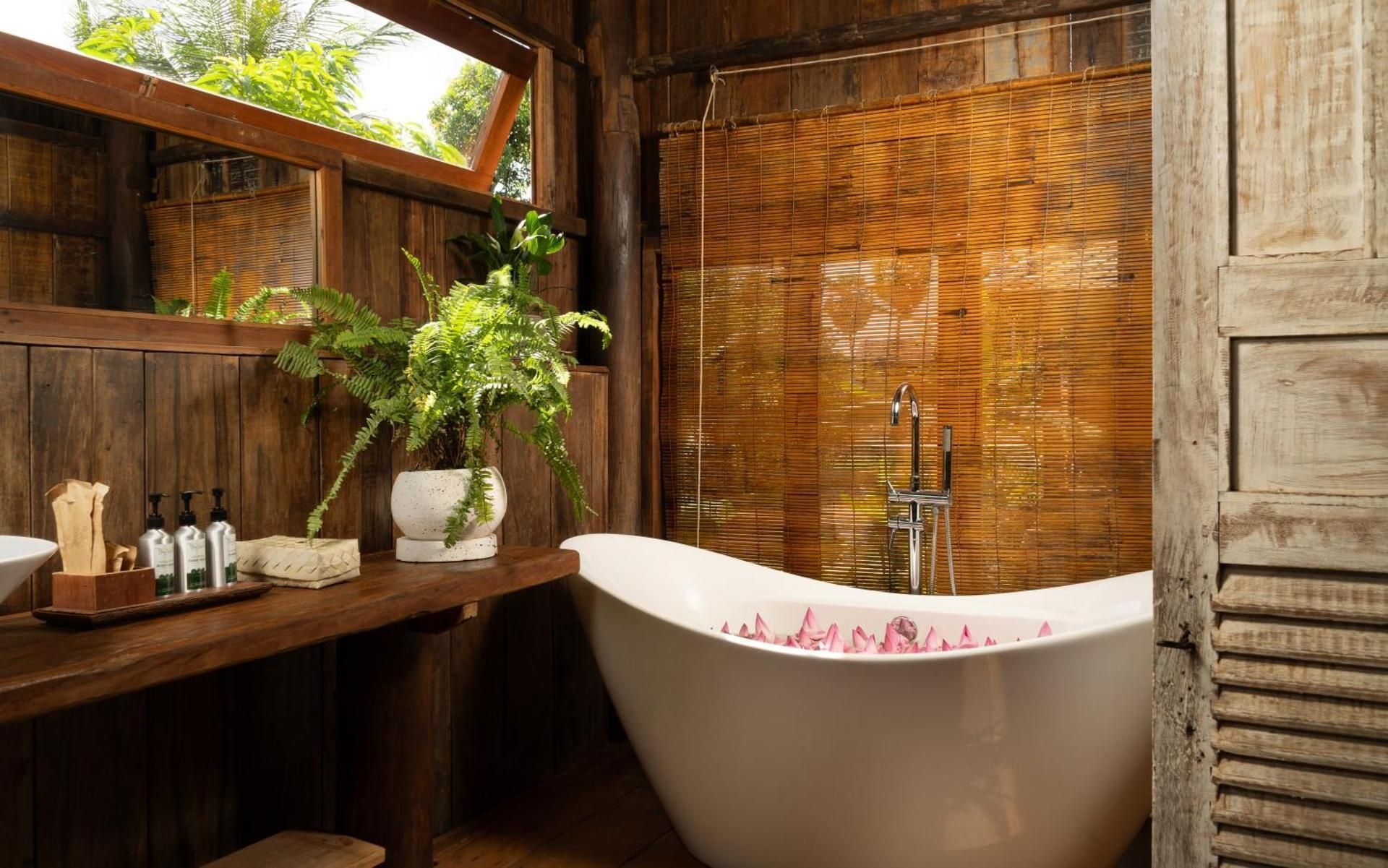 Deluxe Bungalow | Includes Afternoon Tea & Tree Planting