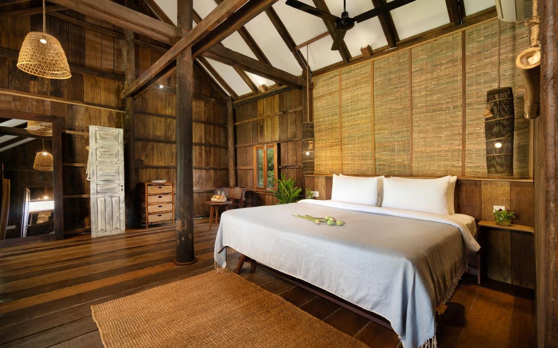 Waterfall villa ( Share pool ) /Included afternoon tea & Tree planting