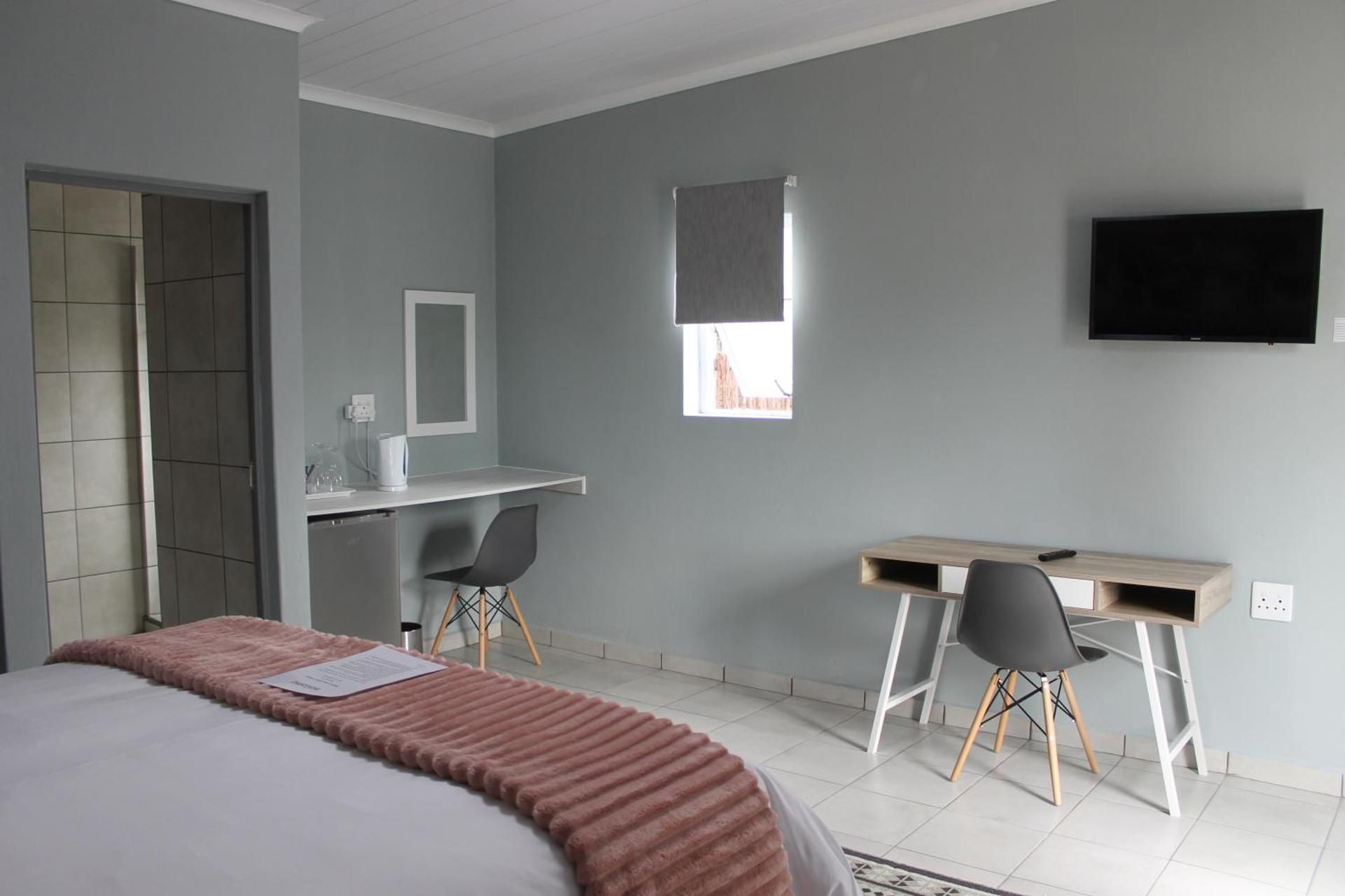Standard Queen Room