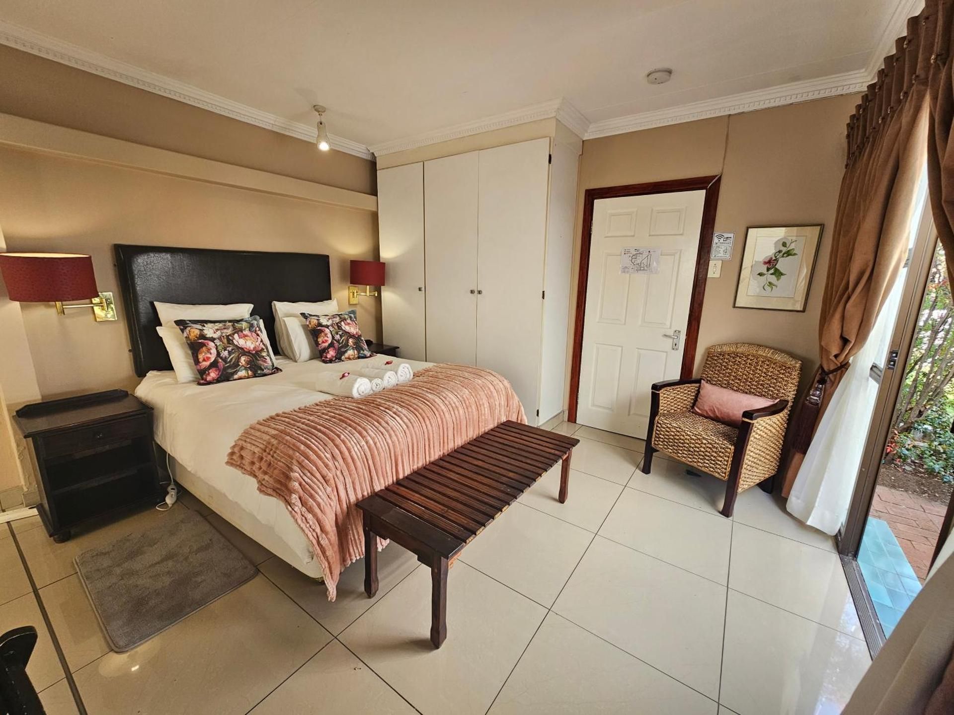 Deluxe Queen Room