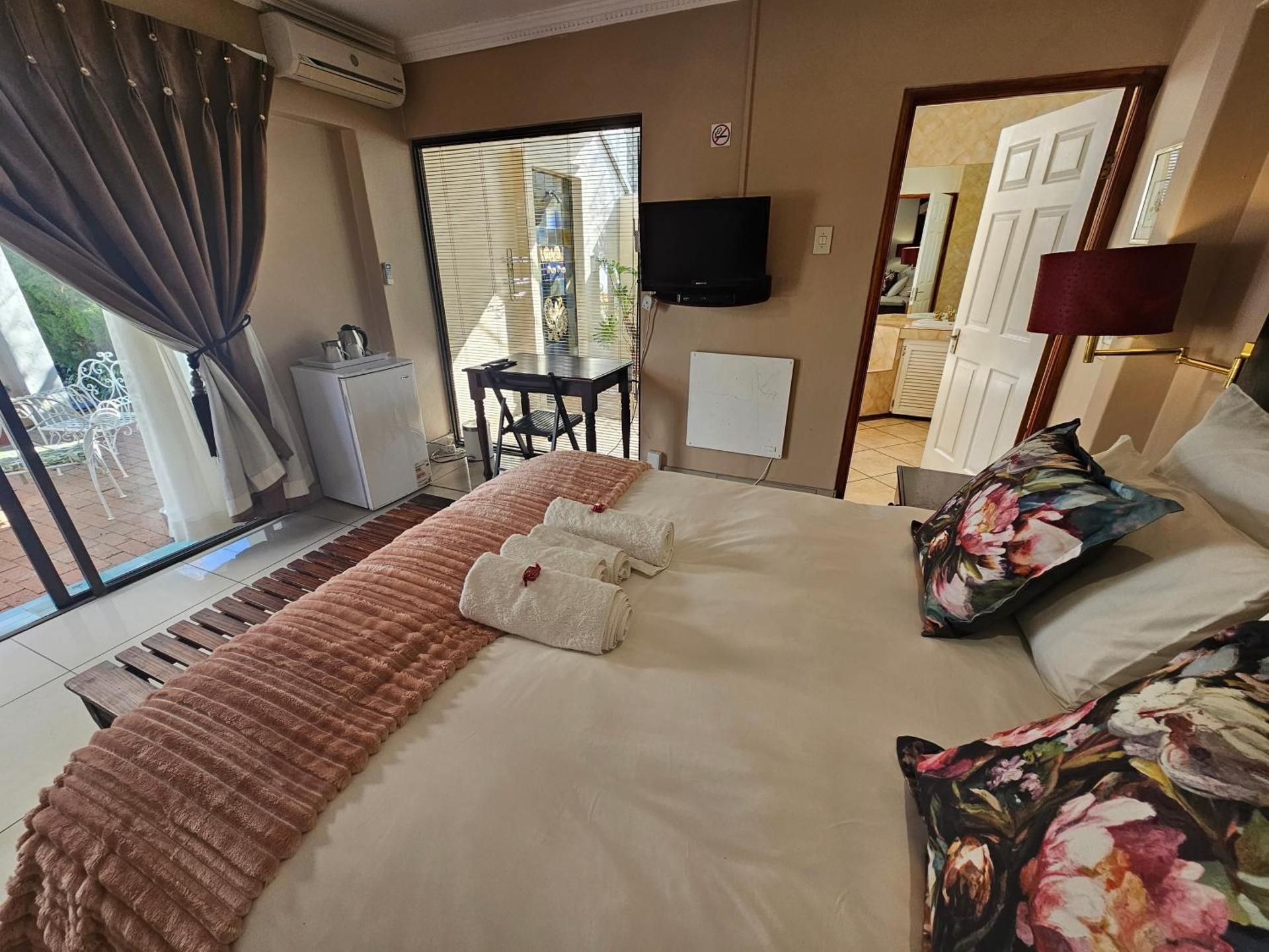 Deluxe Queen Room