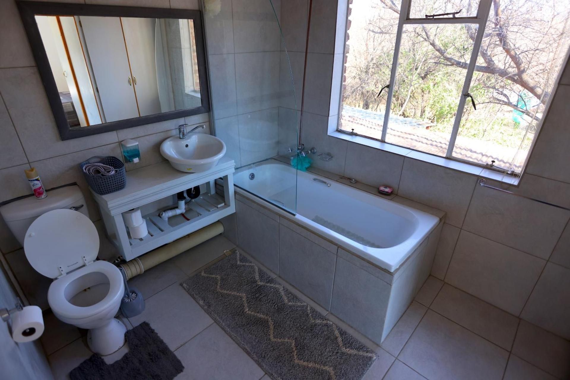 Deluxe Double Room (2 Adults + 1 Child)