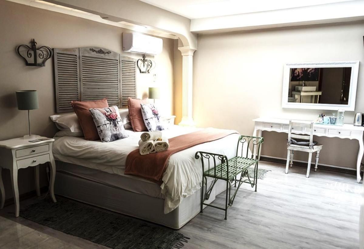 Deluxe Double or Twin Room with Pool Access