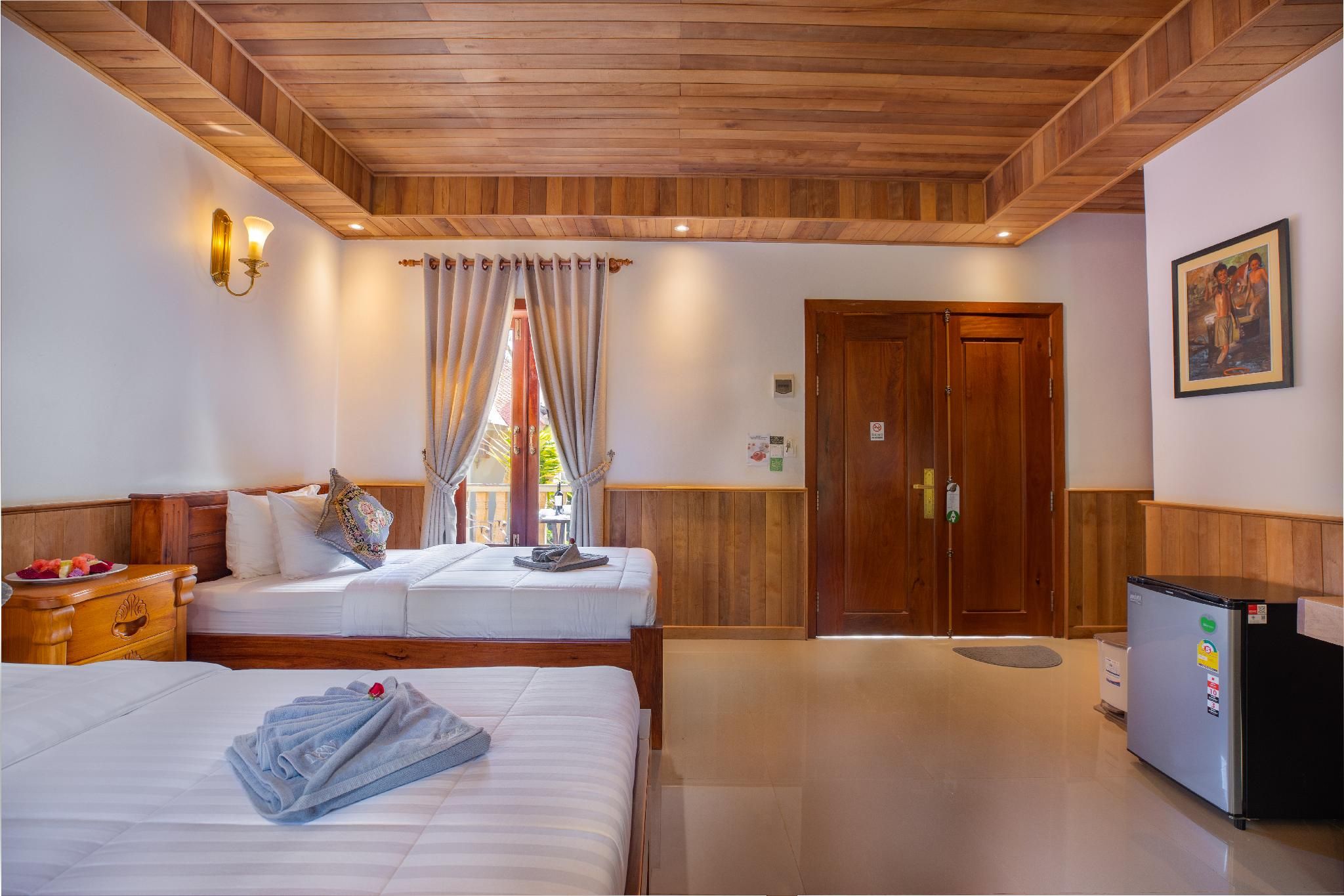 KNN Luxury Hill Family Villa Garden Room 2