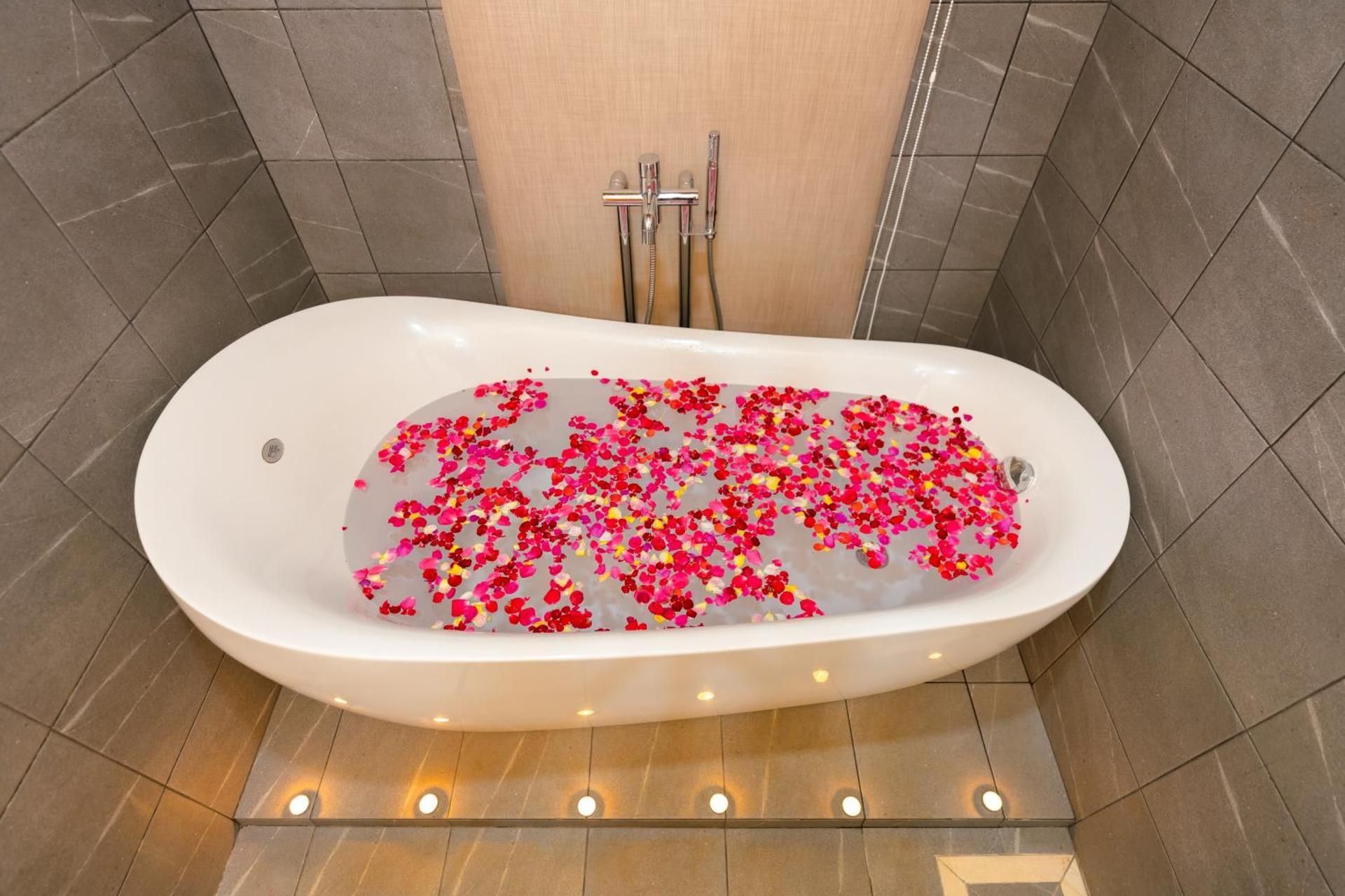 KNN Luxury Hill Suite with Private Pool 2