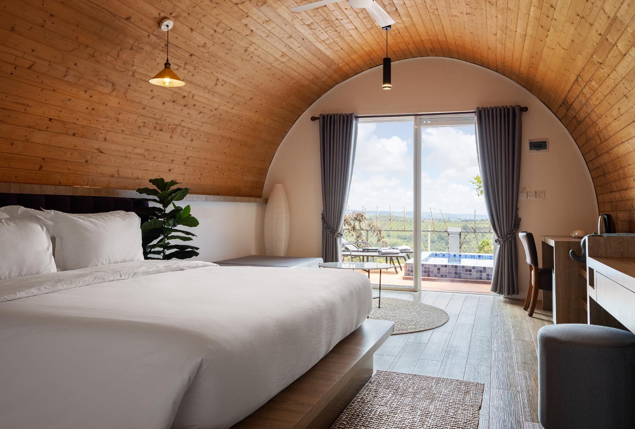 Tube Junior Suite Room