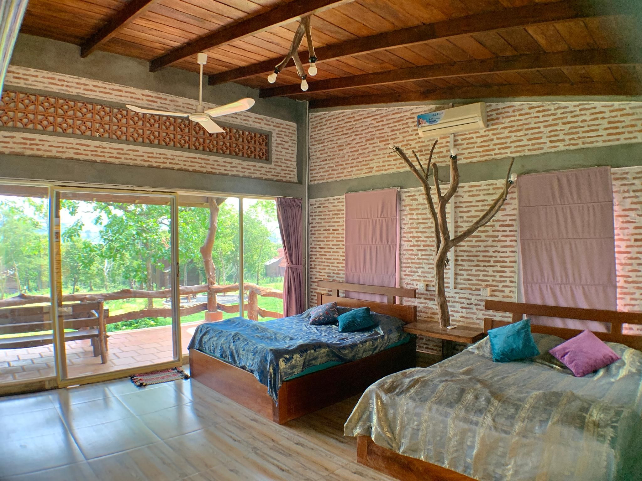 Nature Lodge Family House (4 Double Beds)