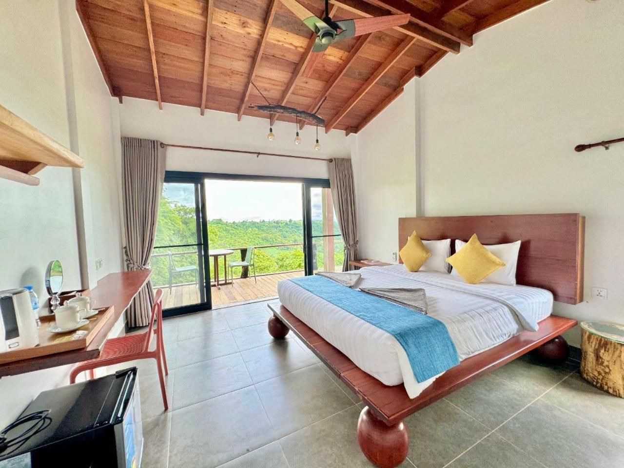PIDA COFFEE FARM LODGE  Deluxe Double Bedroom