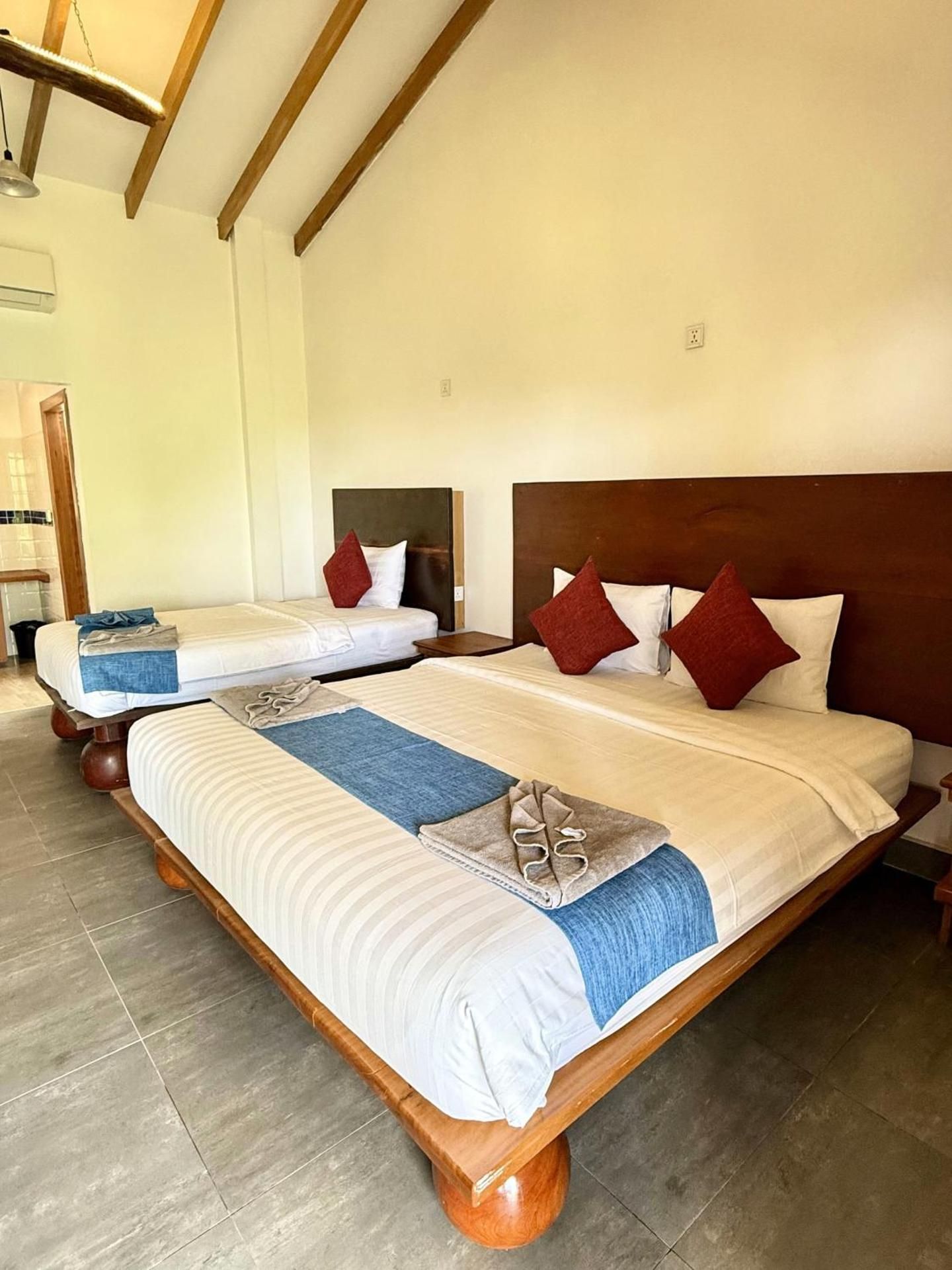 PIDA COFFEE FARM LODGE  Deluxe Triple Room