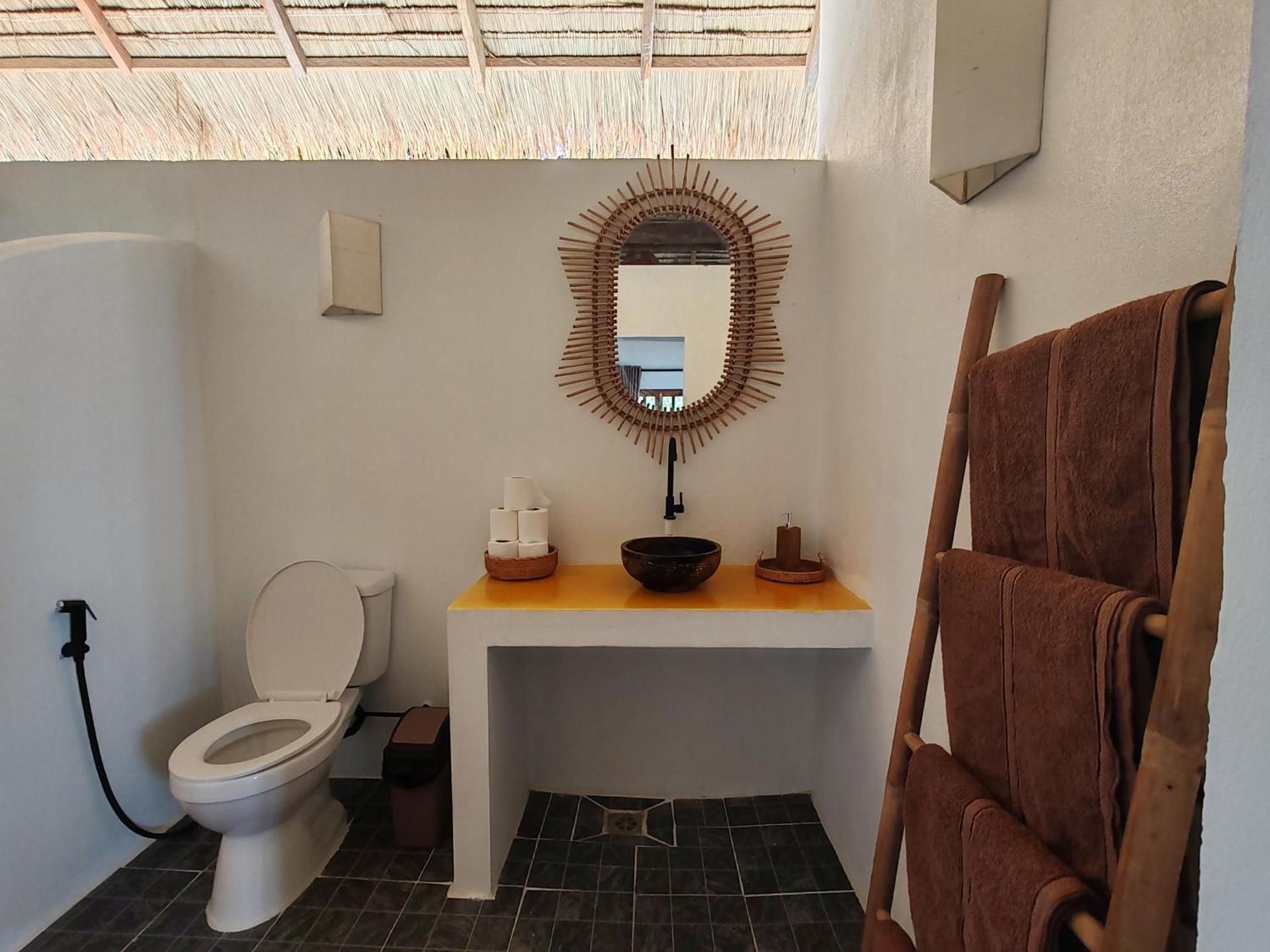 KAMAKU Bungalows Deluxe Bungalow with Sea View 2