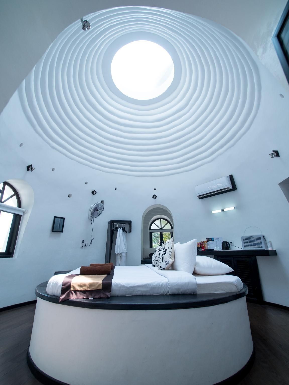 Moonlight Resort Dome Beach