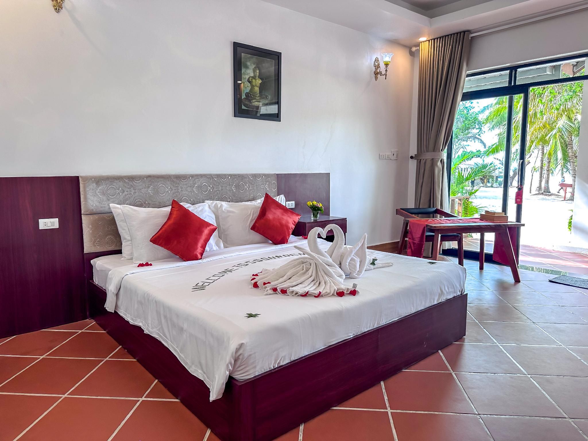 Deluxe Sea View King Bed