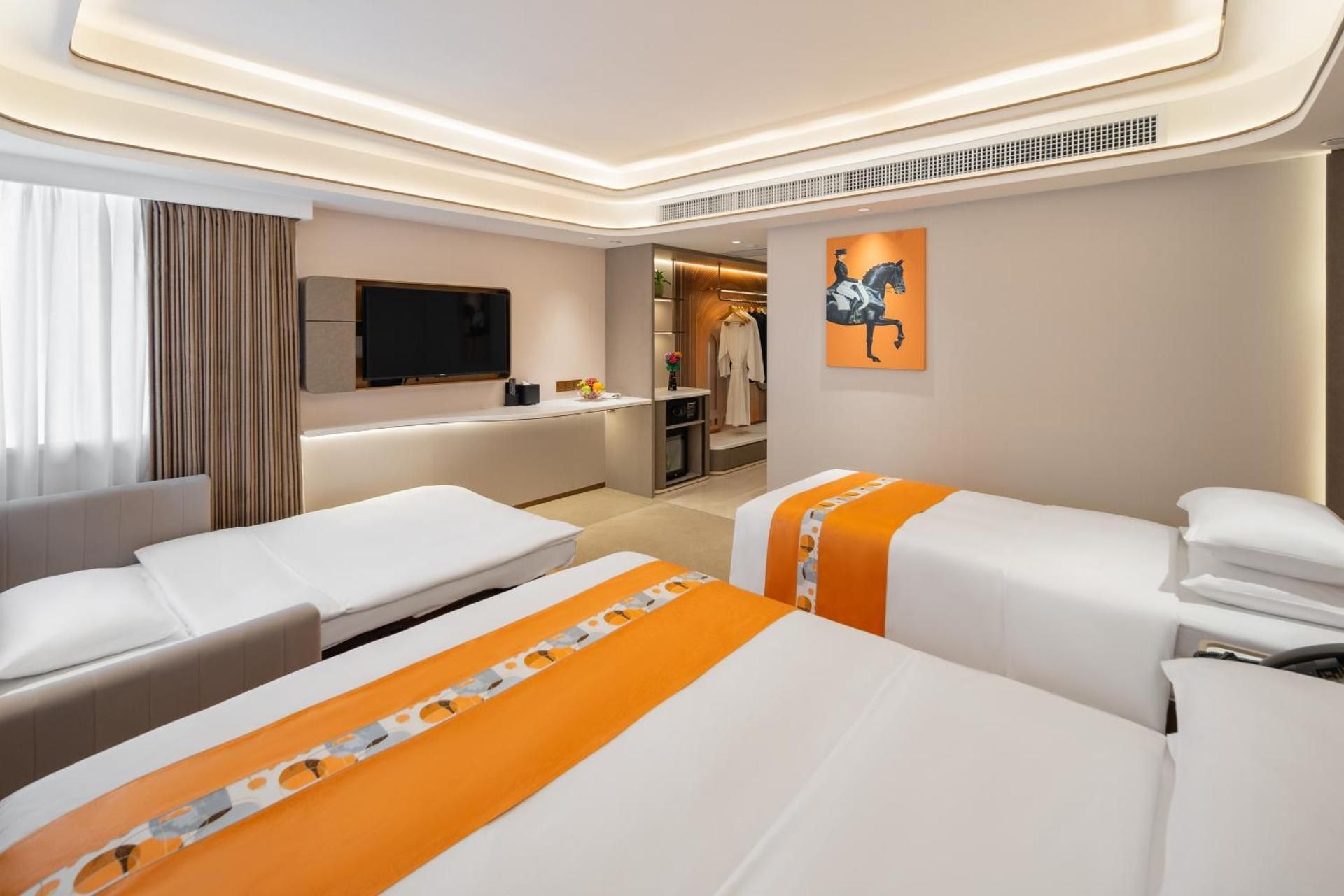 Hotel Beverly Plaza Comfort Triple Room ----- Exclusive Deluxe Room B with Extra Bed