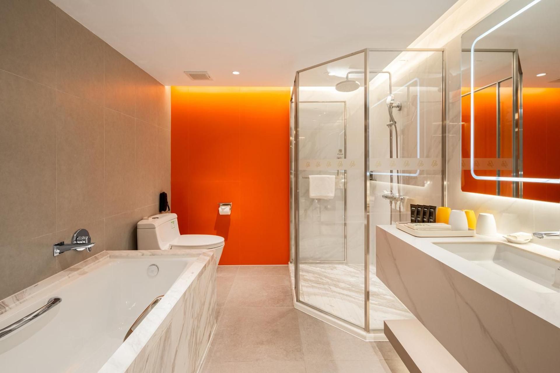 Hotel Beverly Plaza Comfort Triple Room ----- Exclusive Deluxe Room B with Extra Bed 3