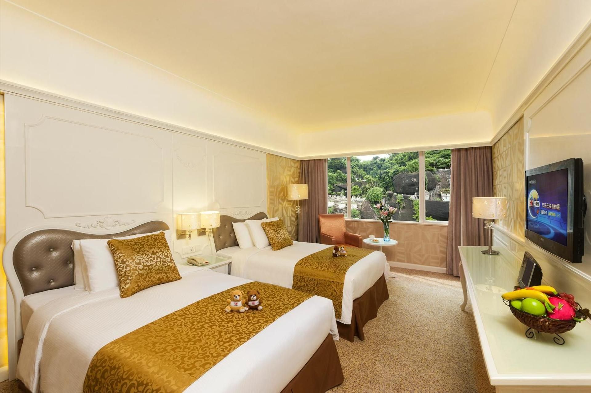 Riviera Hotel classic twin bed room