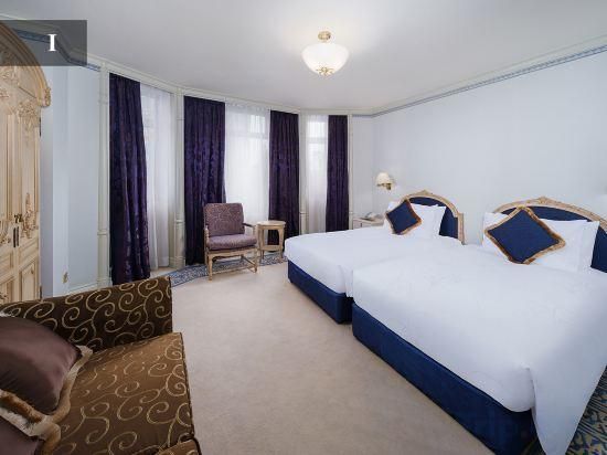 Hotel Lisboa Standard Suite 2 Bedroom 2 Room 3