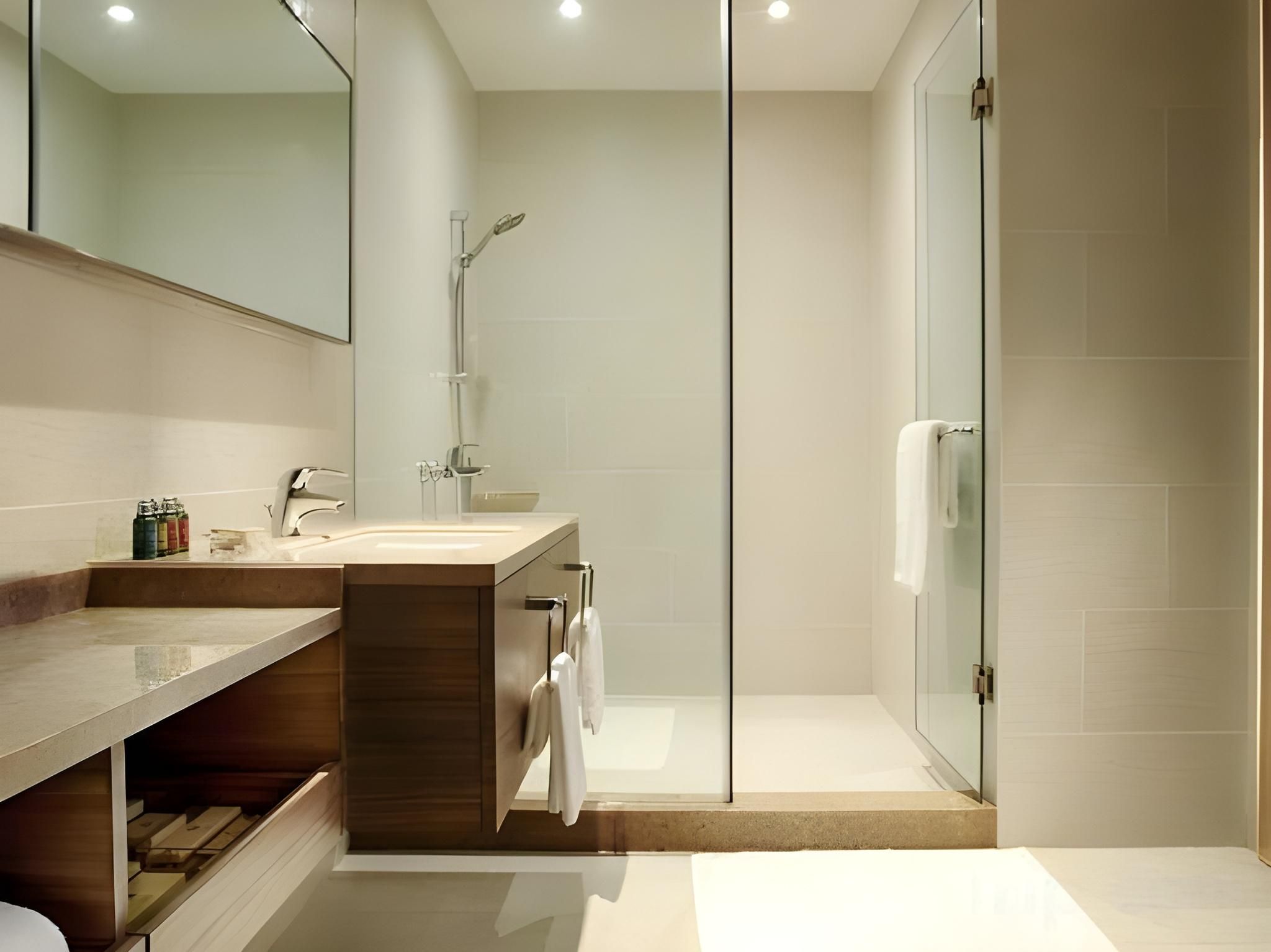 Superior - 1 King Bed