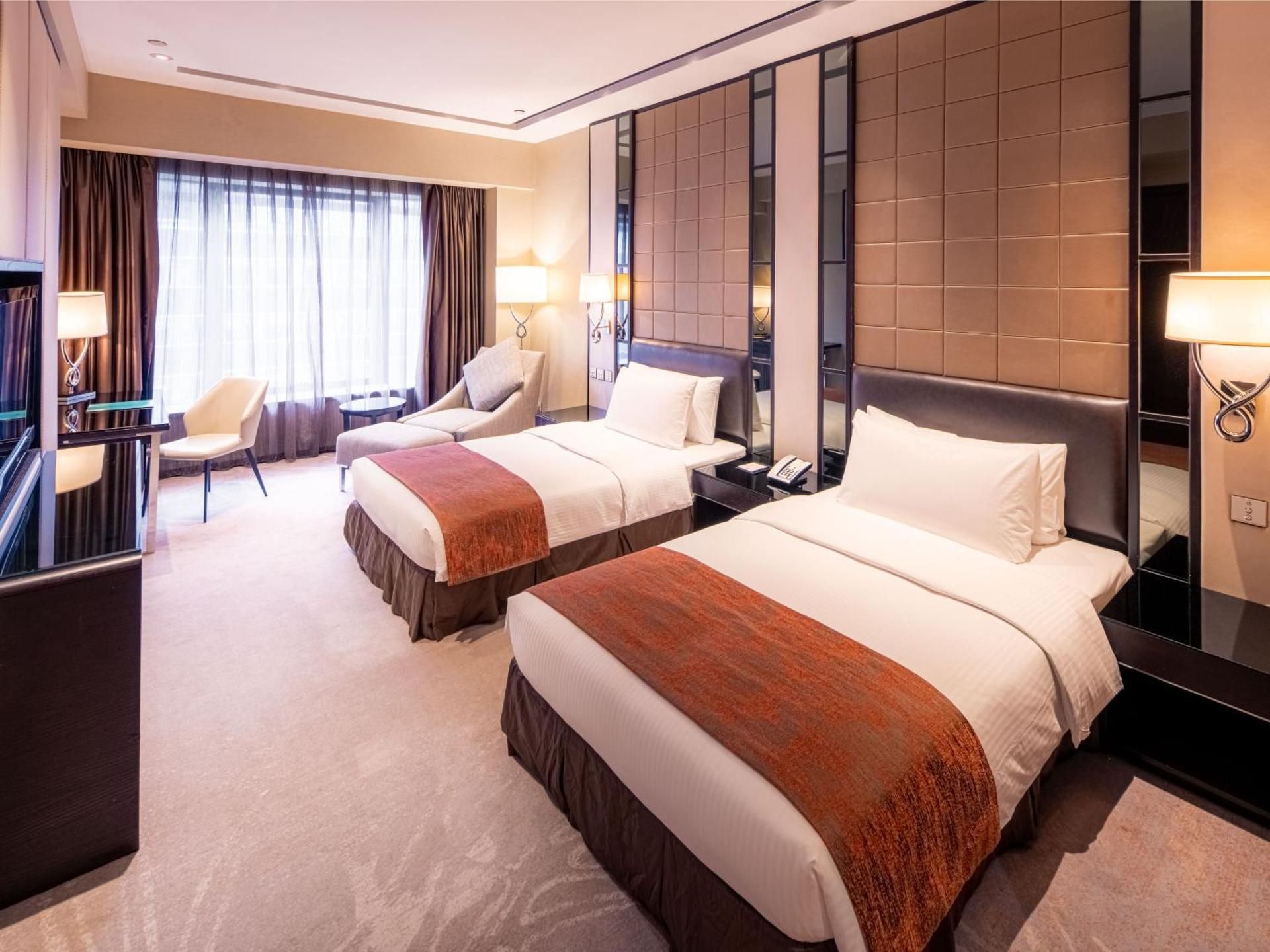 Grand Emperor Hotel Executive Twin Room