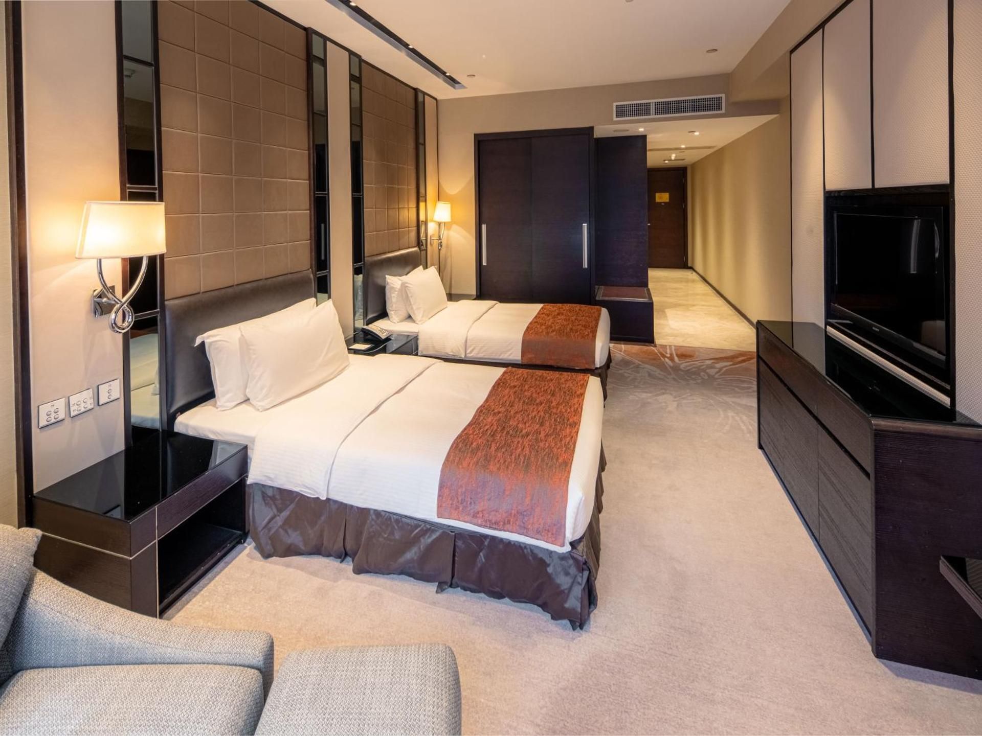 Grand Emperor Hotel Executive Twin Room 2