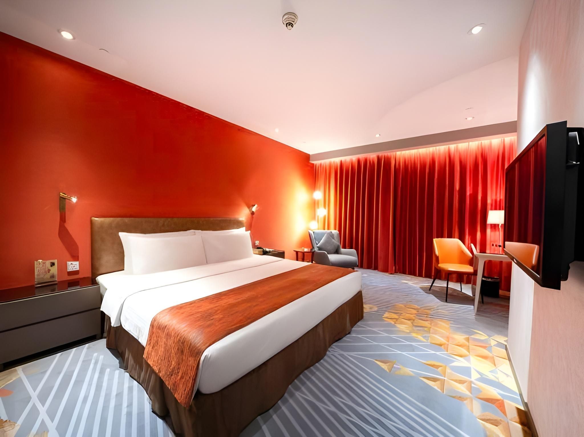 Superior - 1 King Bed