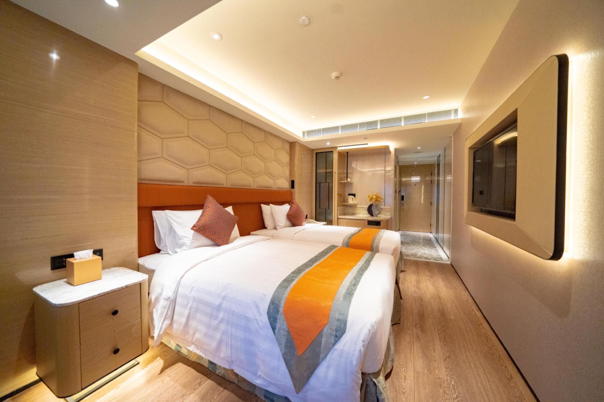 Commercial Deluxe Twin Room