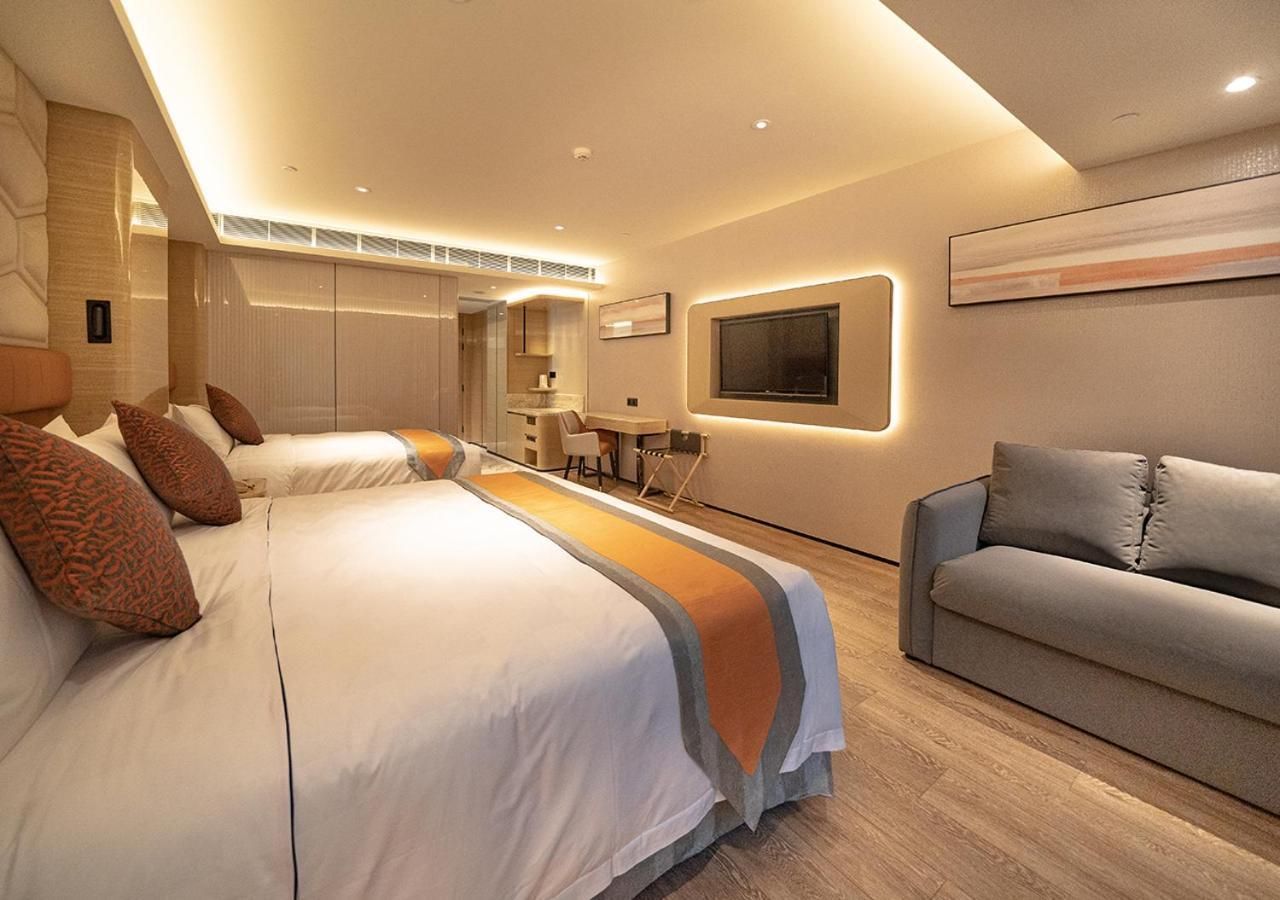 Deluxe Family Room