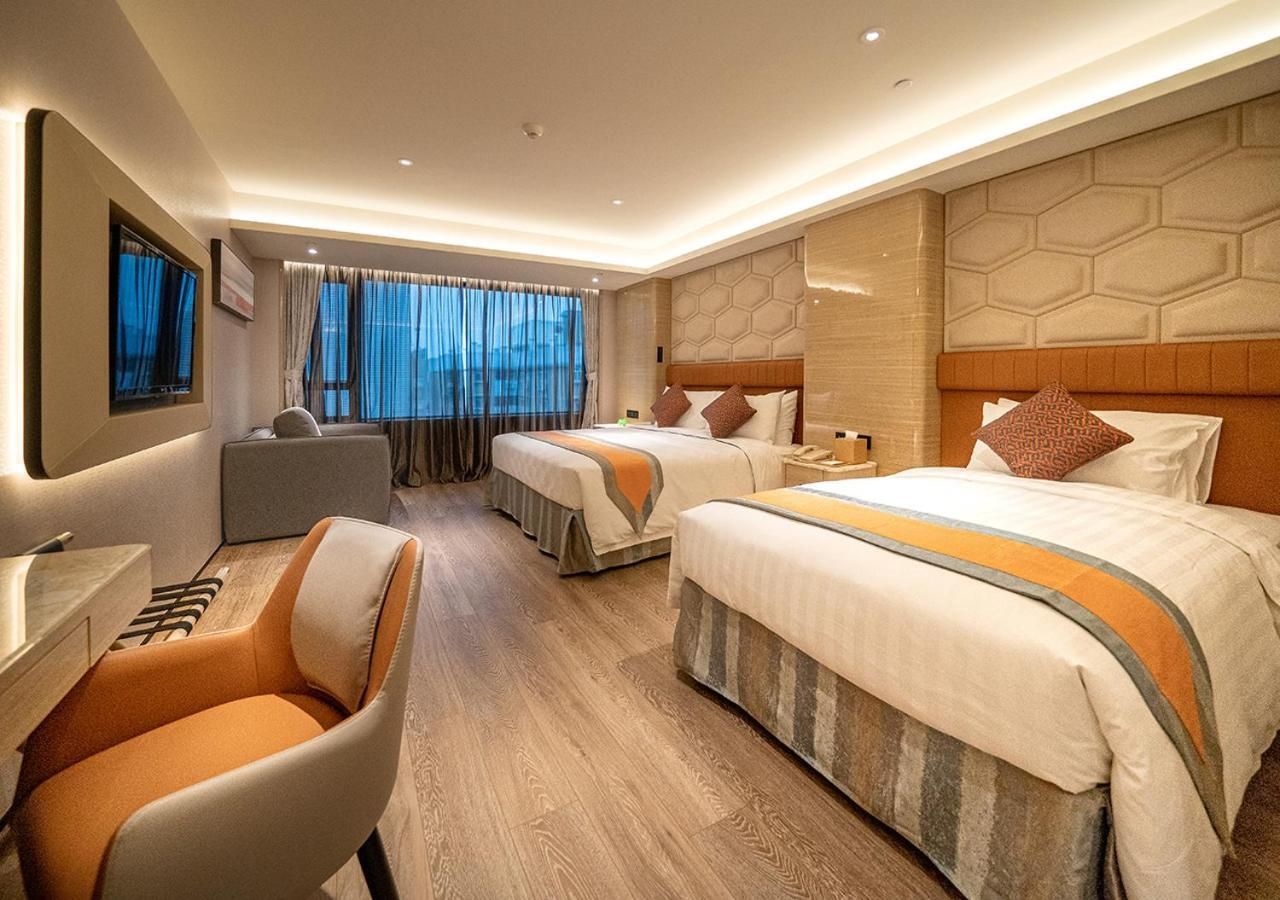 Deluxe Family Room