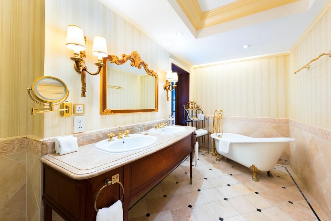 Rocks Hotel Deluxe City View 3