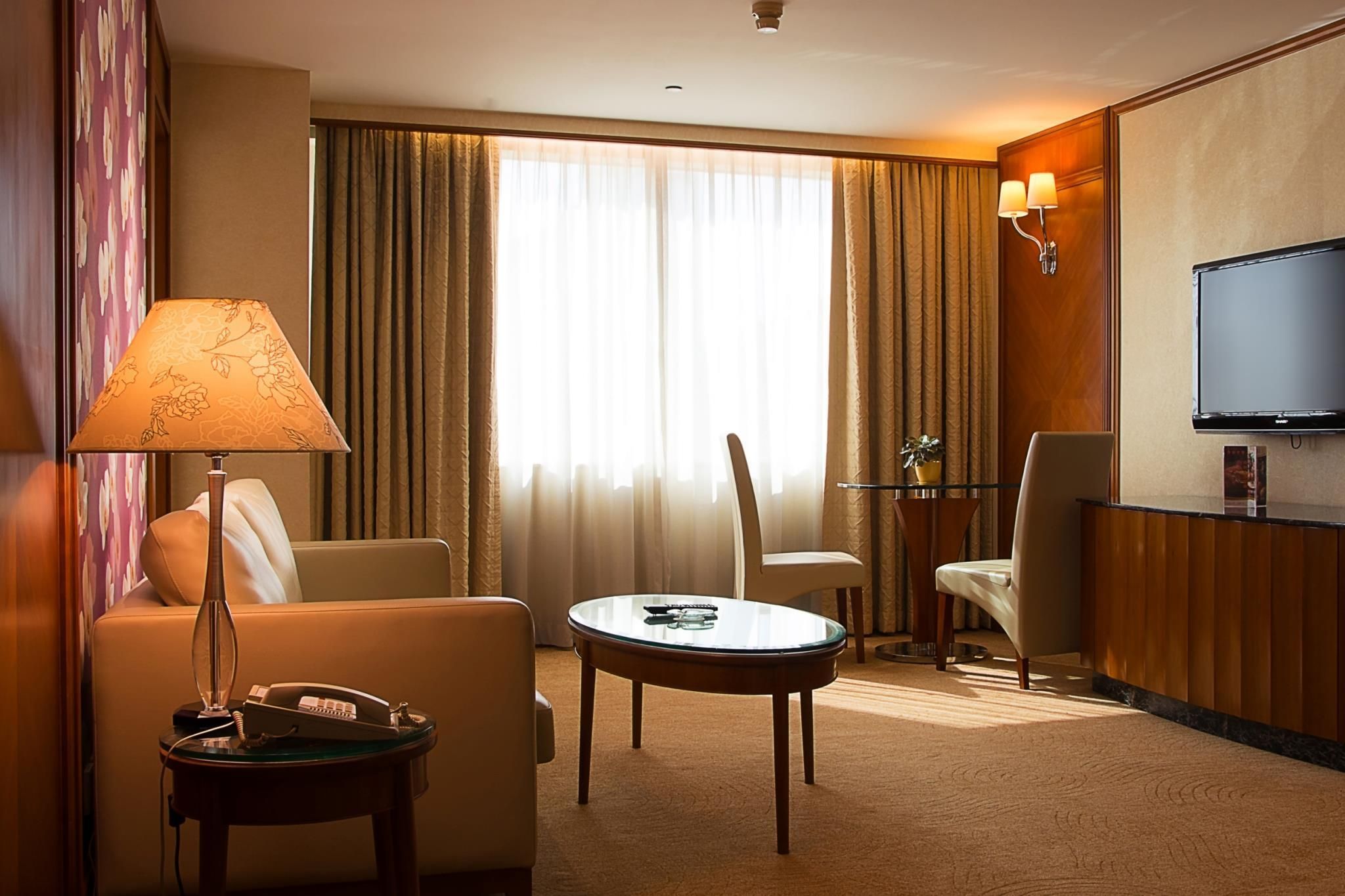 Grandview Hotel Premier Deluxe Suite 3