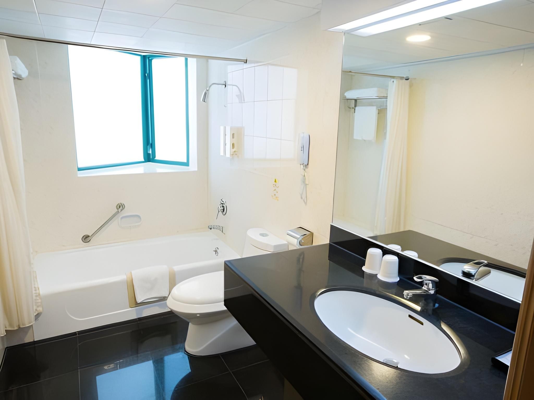 Inn Hotel Macau Deluxe Room 3