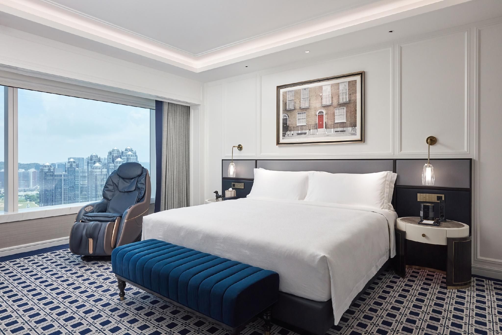 Charles Suite, 1 Bedroom Suite, 1 King, City View