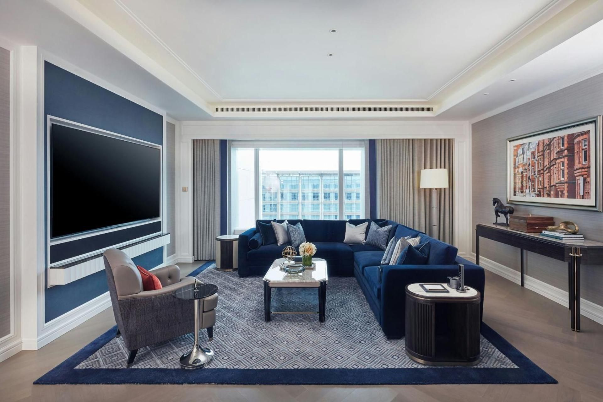 One-Bedroom Grand Henry King Suite with City View