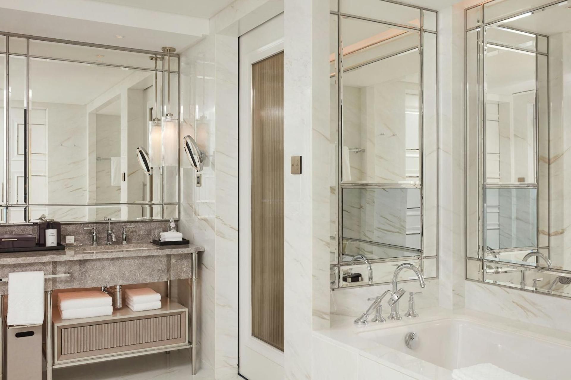 One-Bedroom Charles King Suite with City View - with Hampton Court Access for 2 person