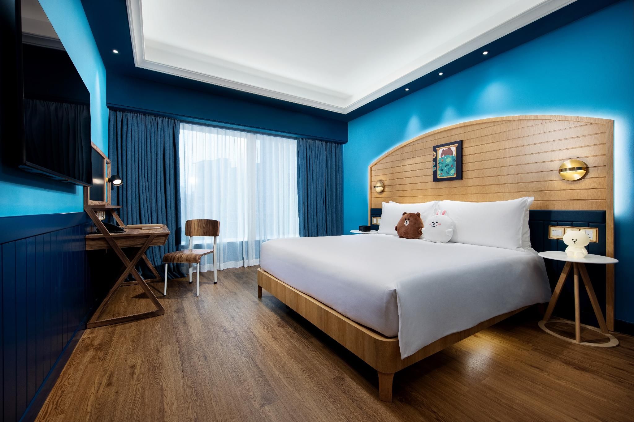 LINE FRIENDS King Suite