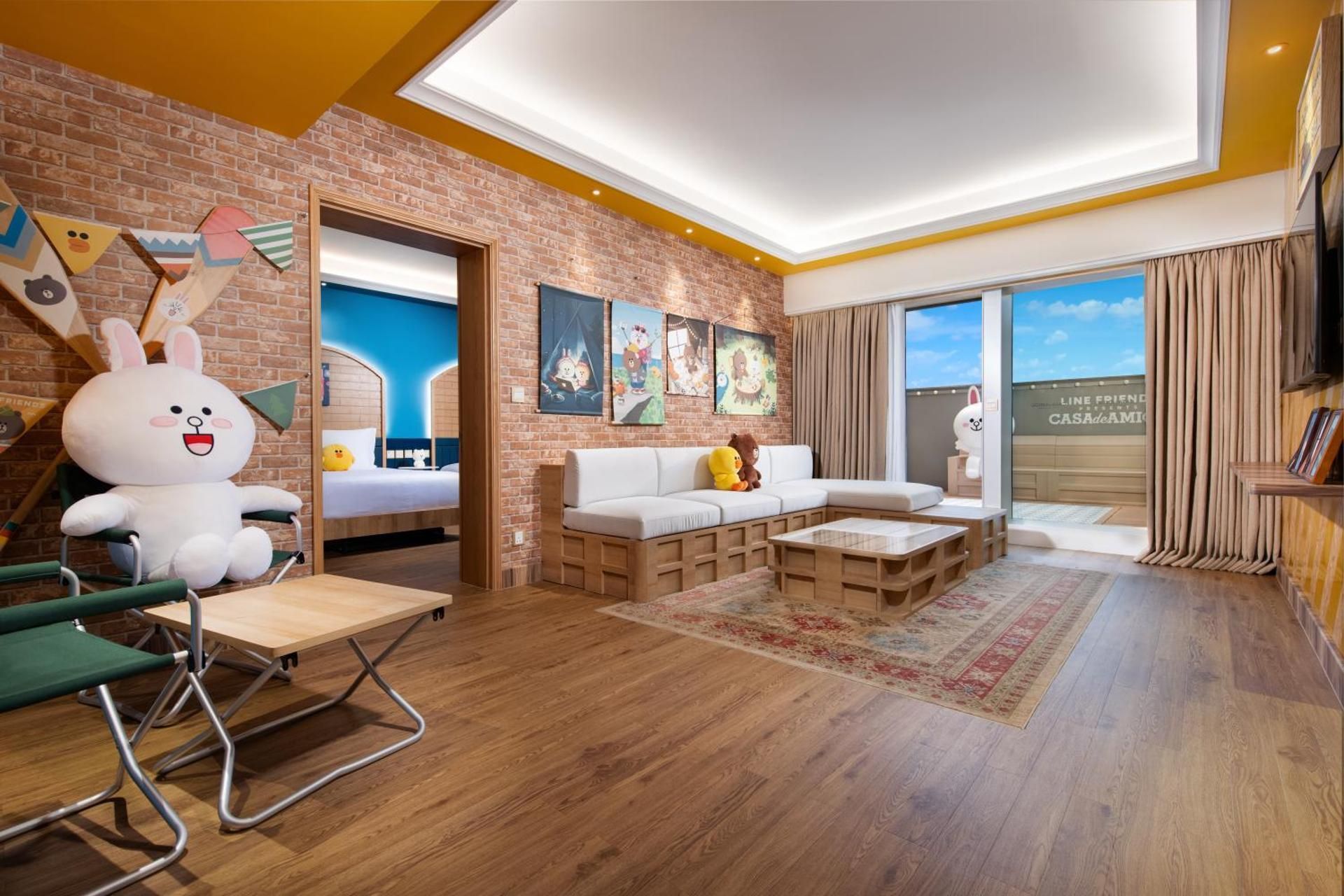 LINE FRIENDS Twin Suite with Balcony
