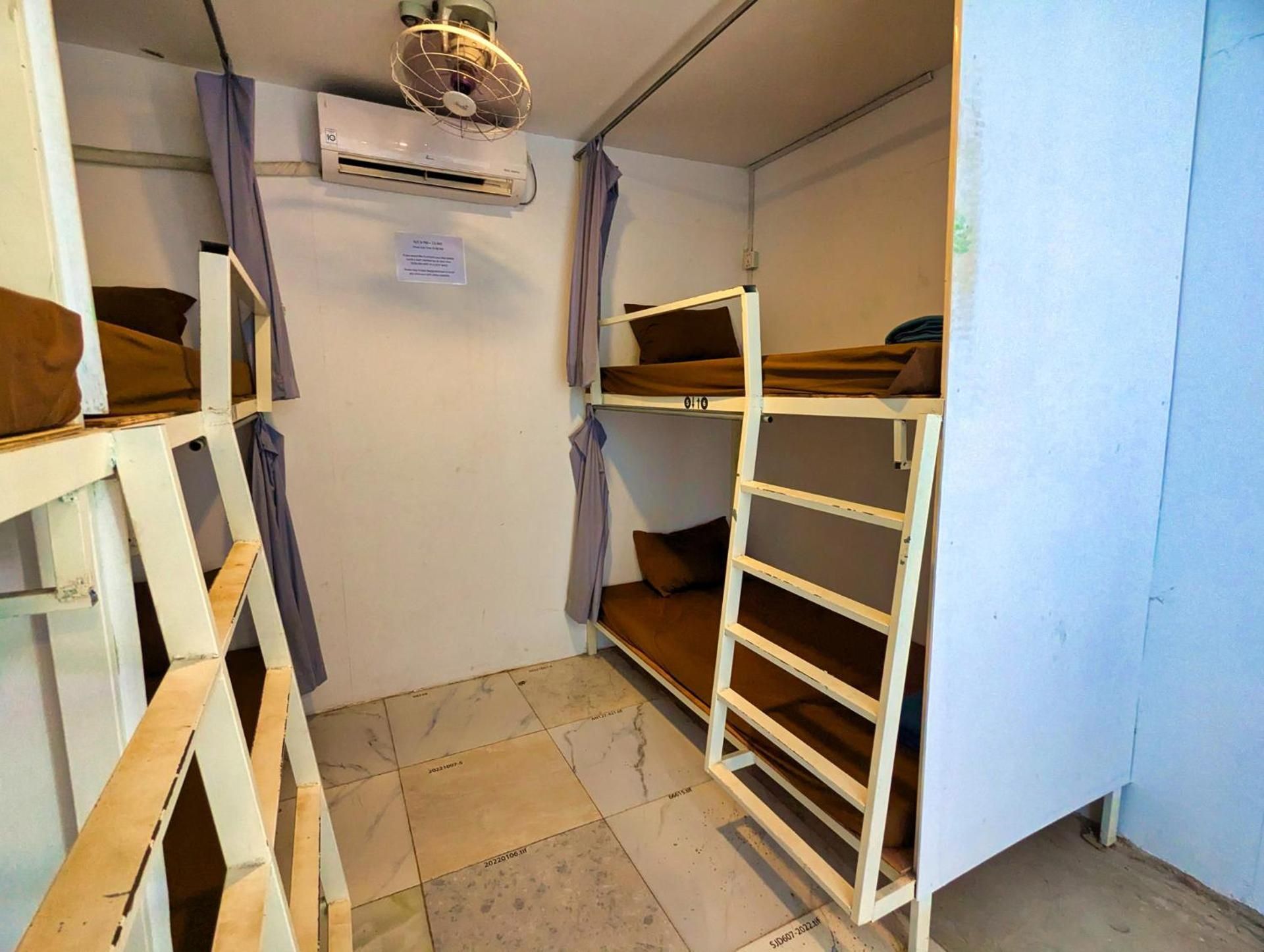 Dormitory Room - Mixed