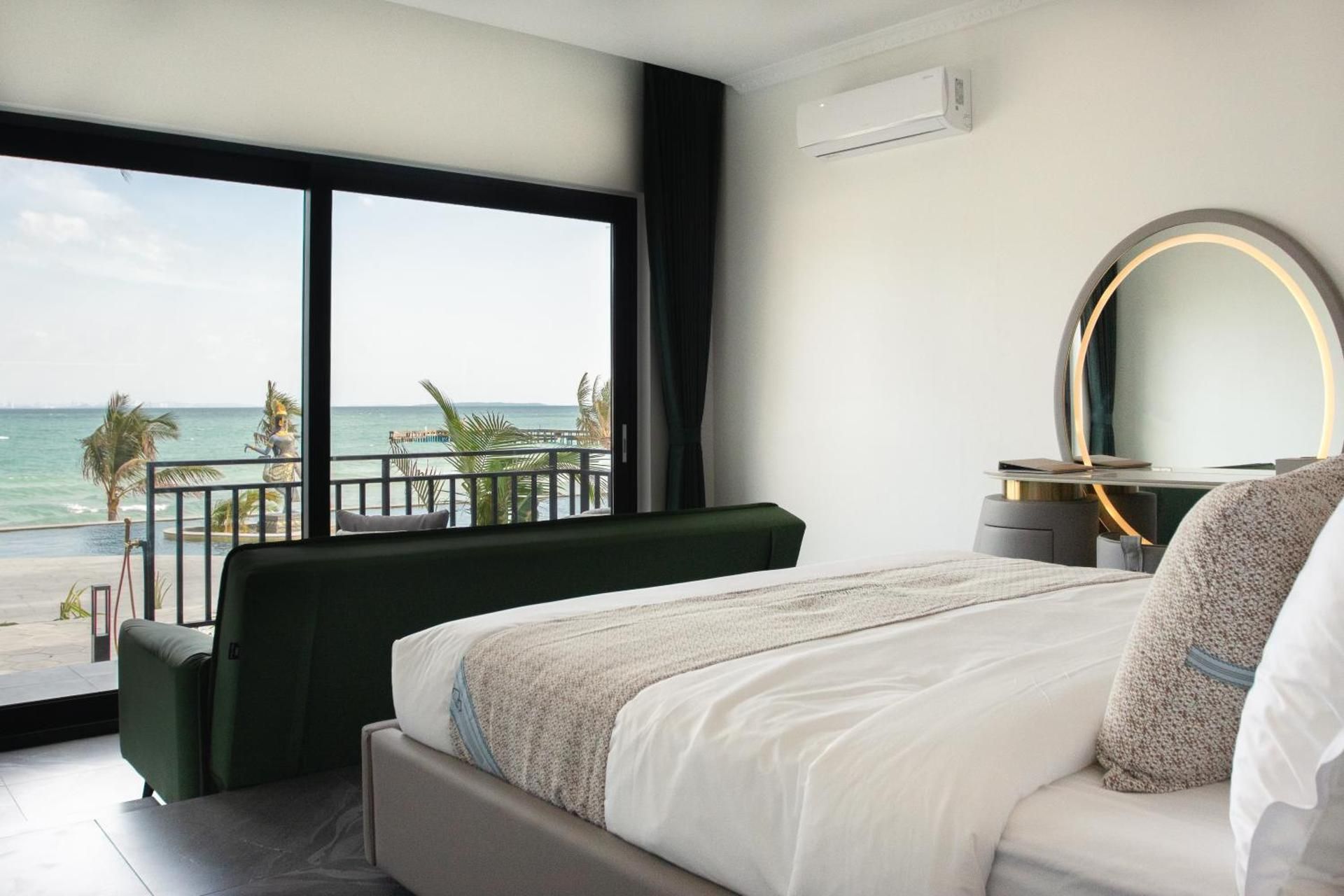 Suite with Sea View