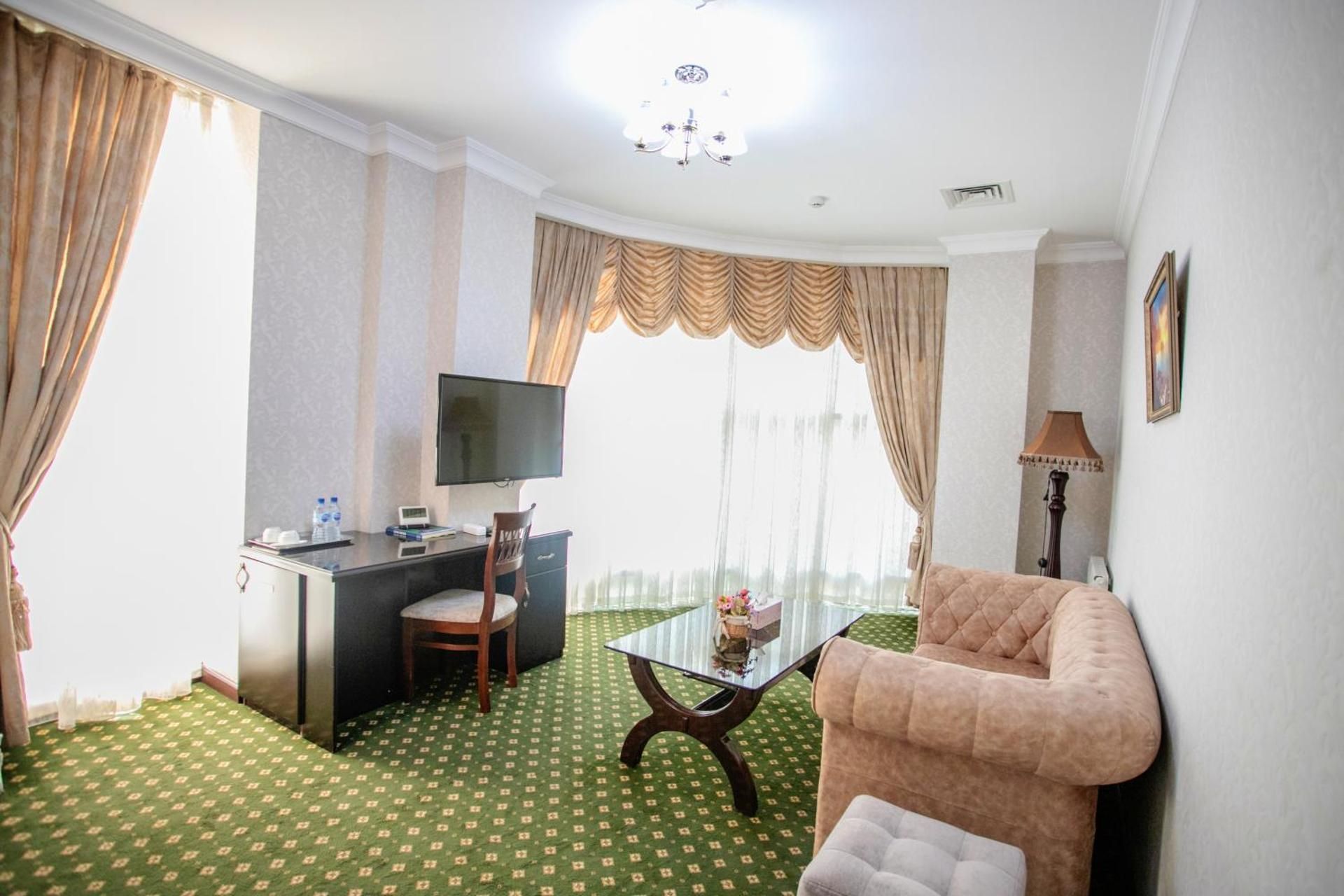 shared lounge/tv area