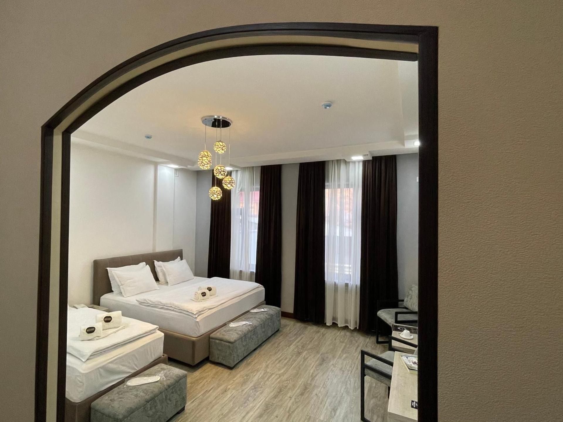 Shosh Palace Family Room